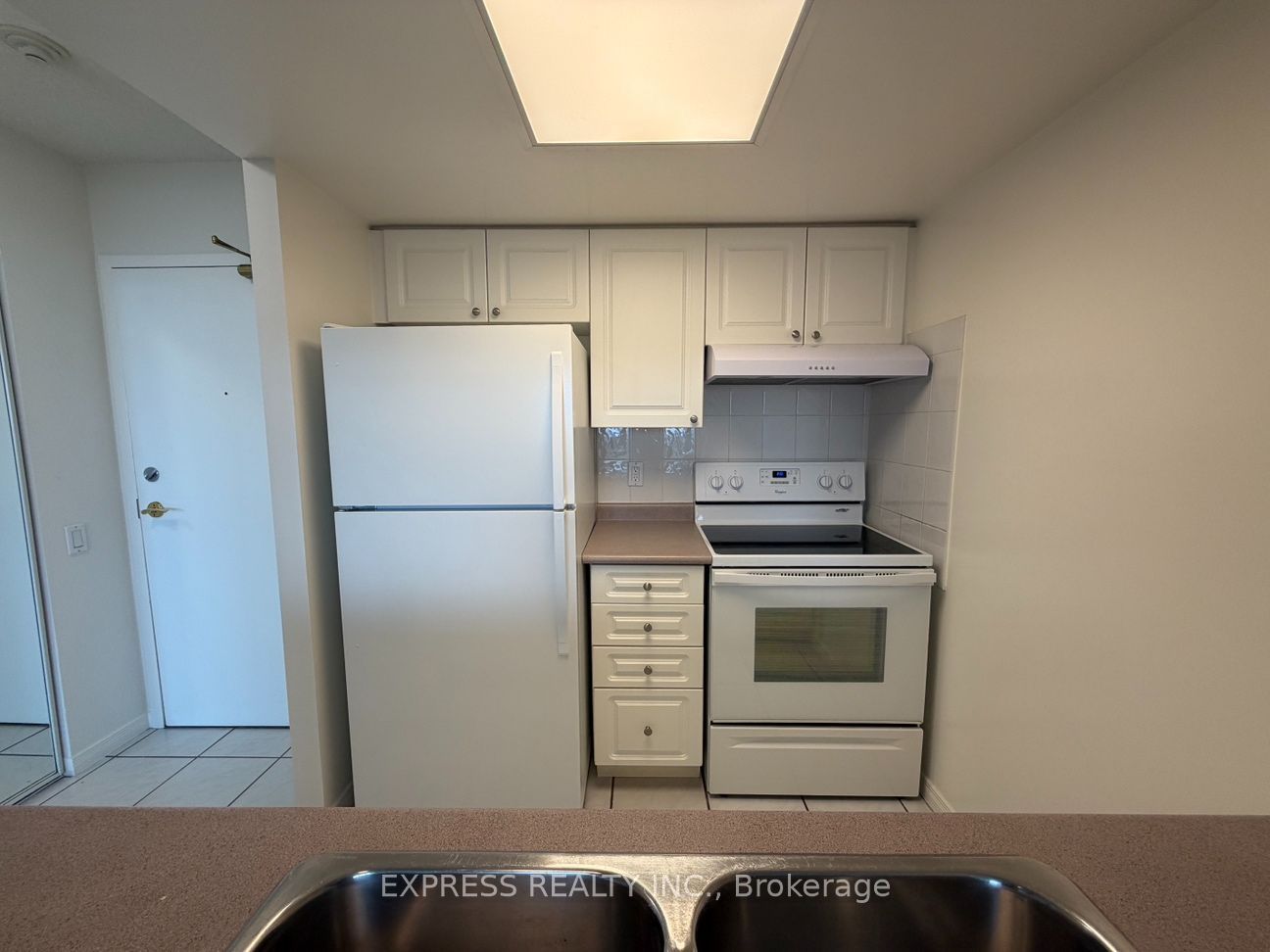 8 Hillcrest Avenue 1902, Toronto, ON M2N 6Y6 photo 5