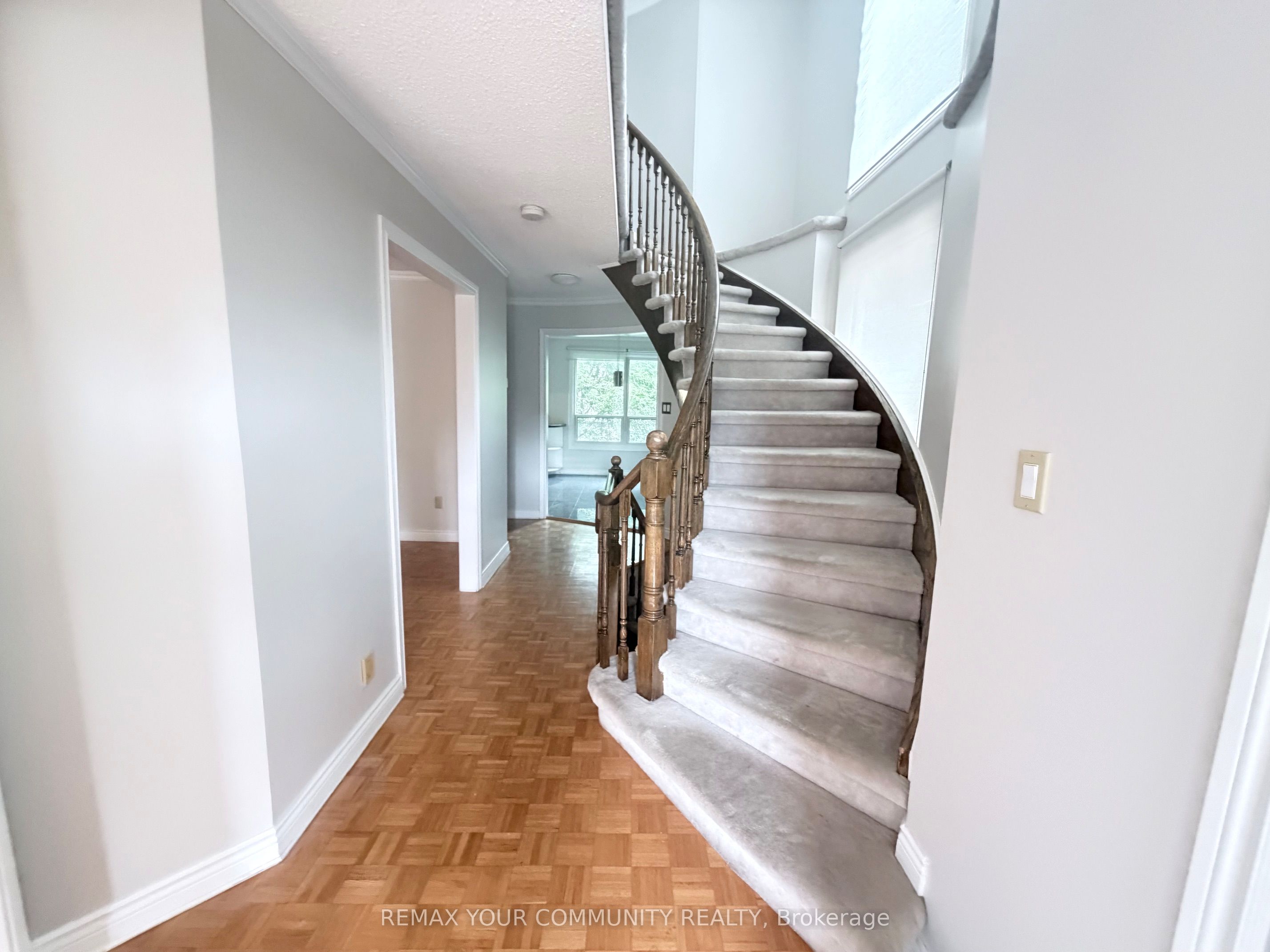 133 Stillwater Crescent, Toronto, ON M2R 3S3 photo 3