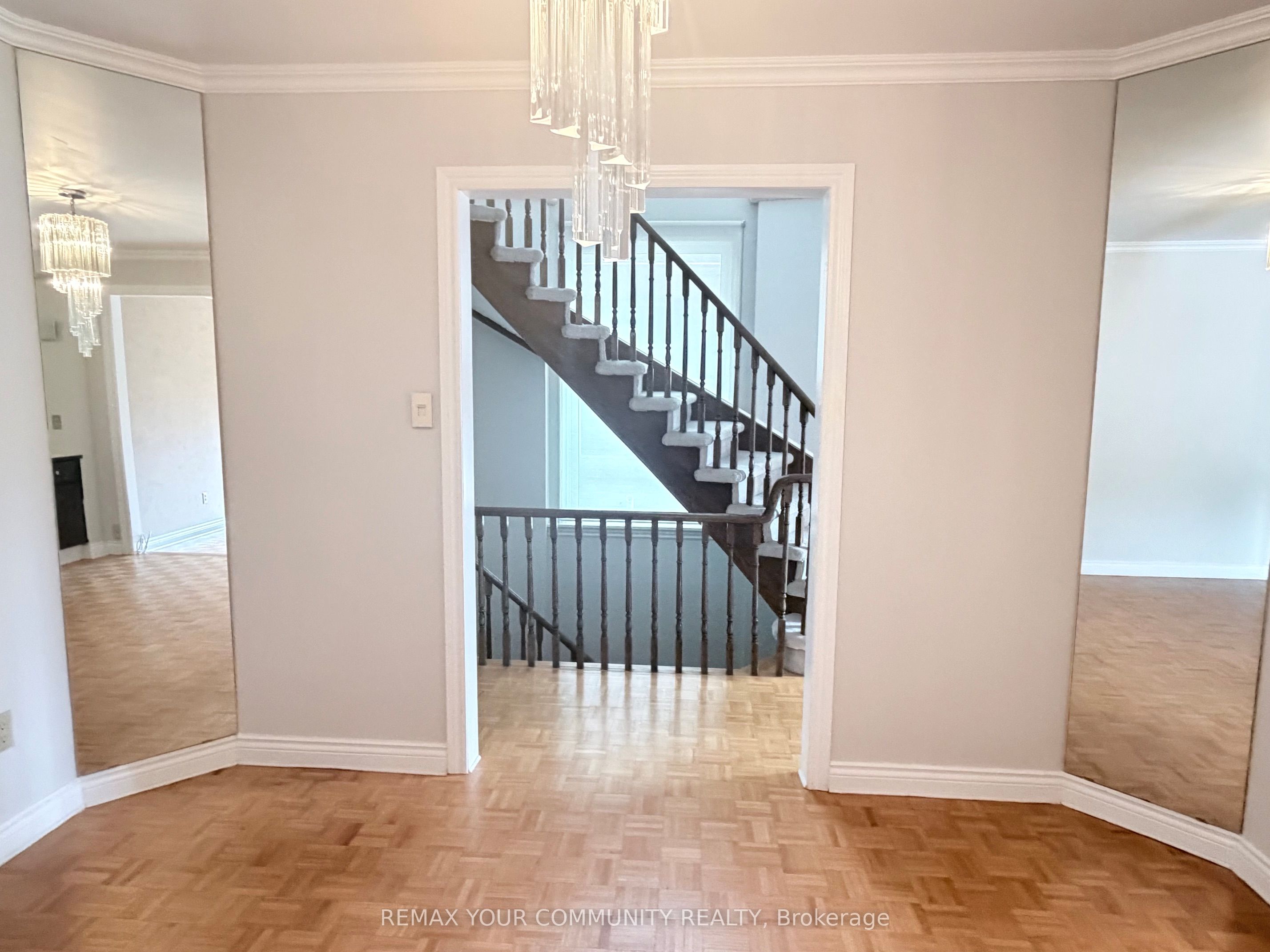133 Stillwater Crescent, Toronto, ON M2R 3S3 photo 4
