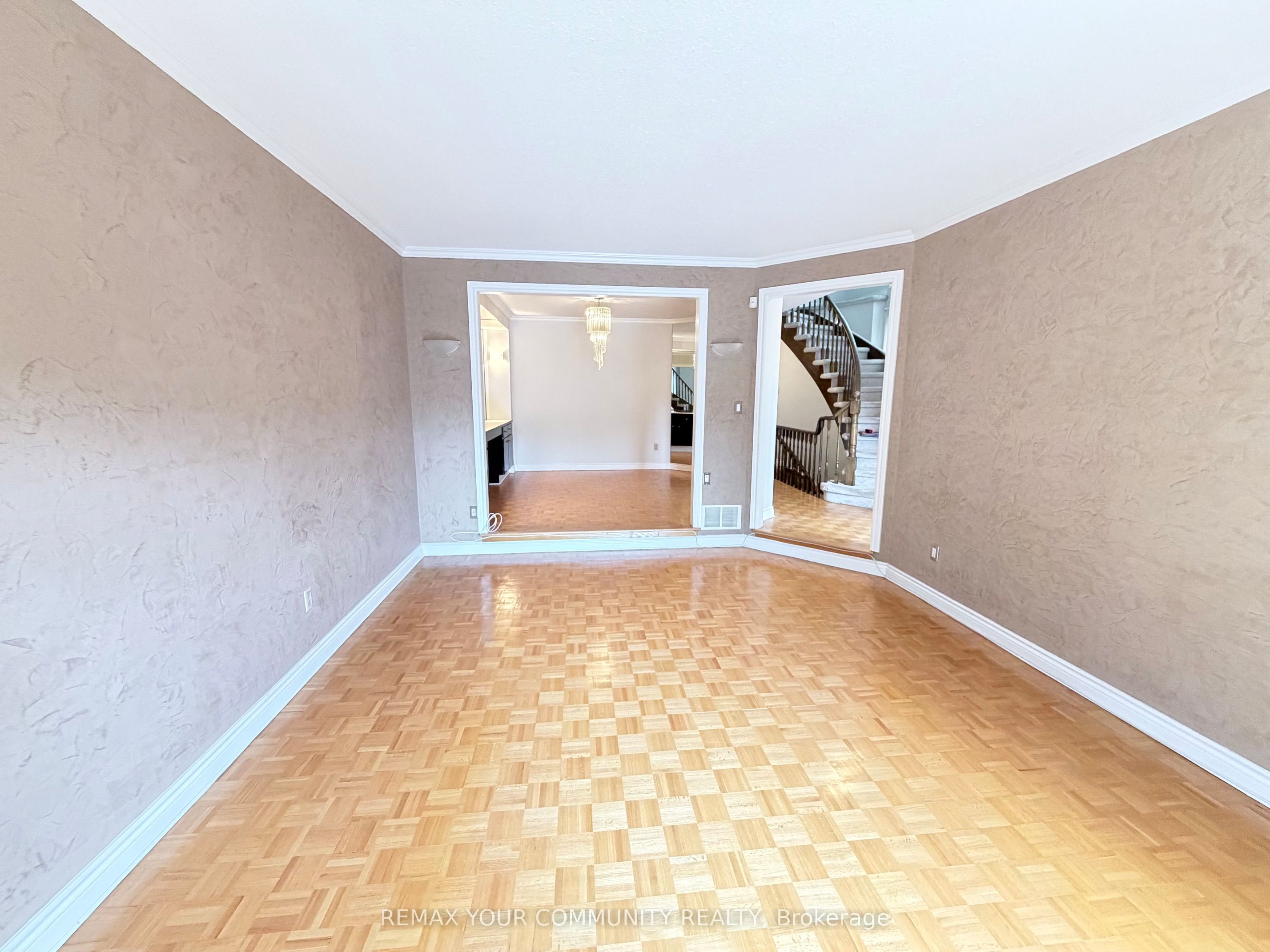 133 Stillwater Crescent, Toronto, ON M2R 3S3 photo 5