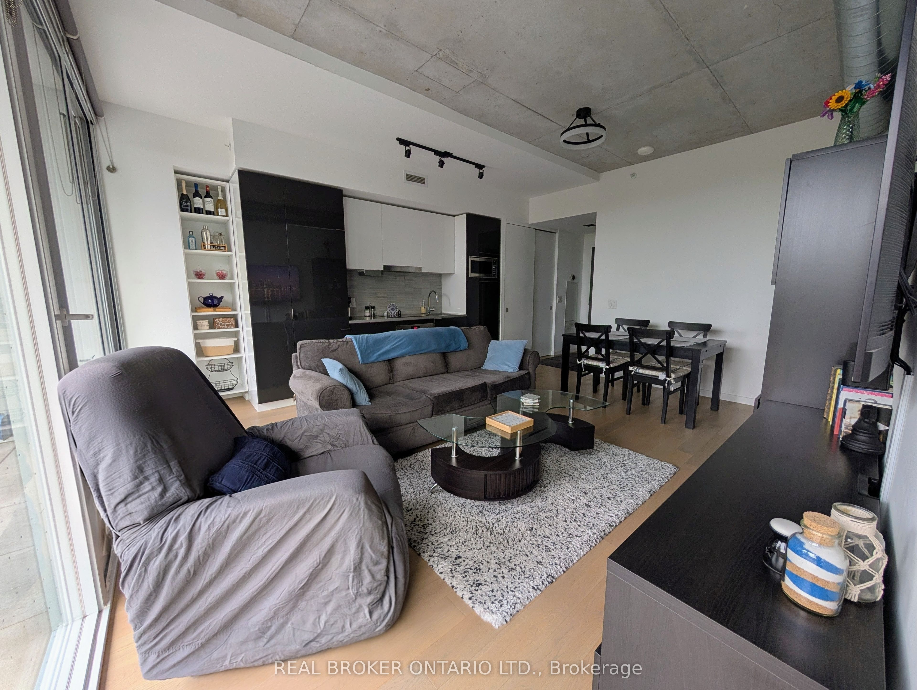 170 Bayview Avenue 712, Toronto, ON M5A 0M4 photo 4