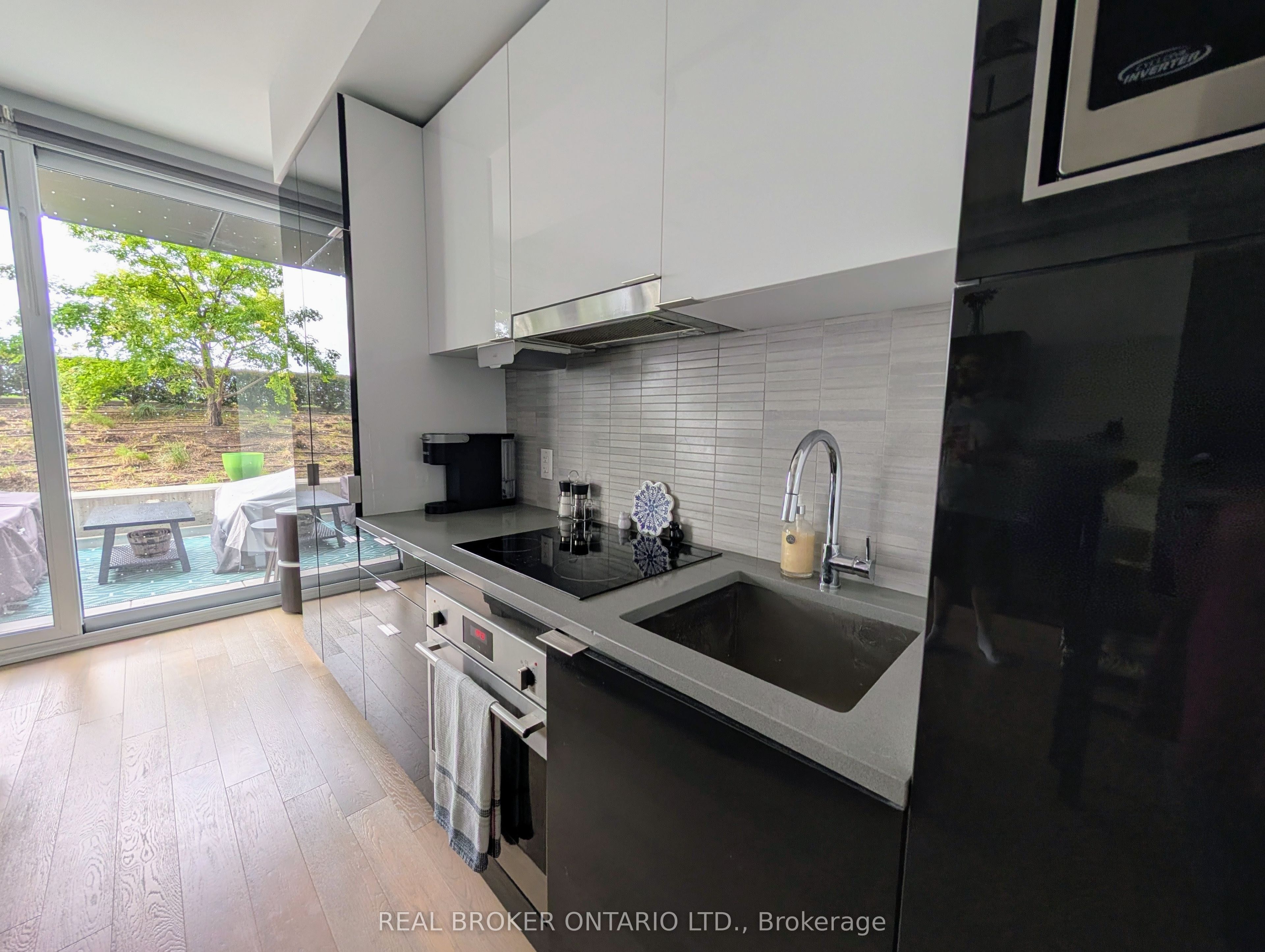 170 Bayview Avenue 712, Toronto, ON M5A 0M4 photo 5