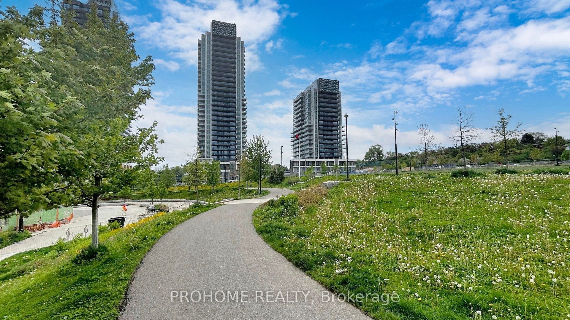 27 McMahon Drive 1006, Toronto, ON M2K 0J2