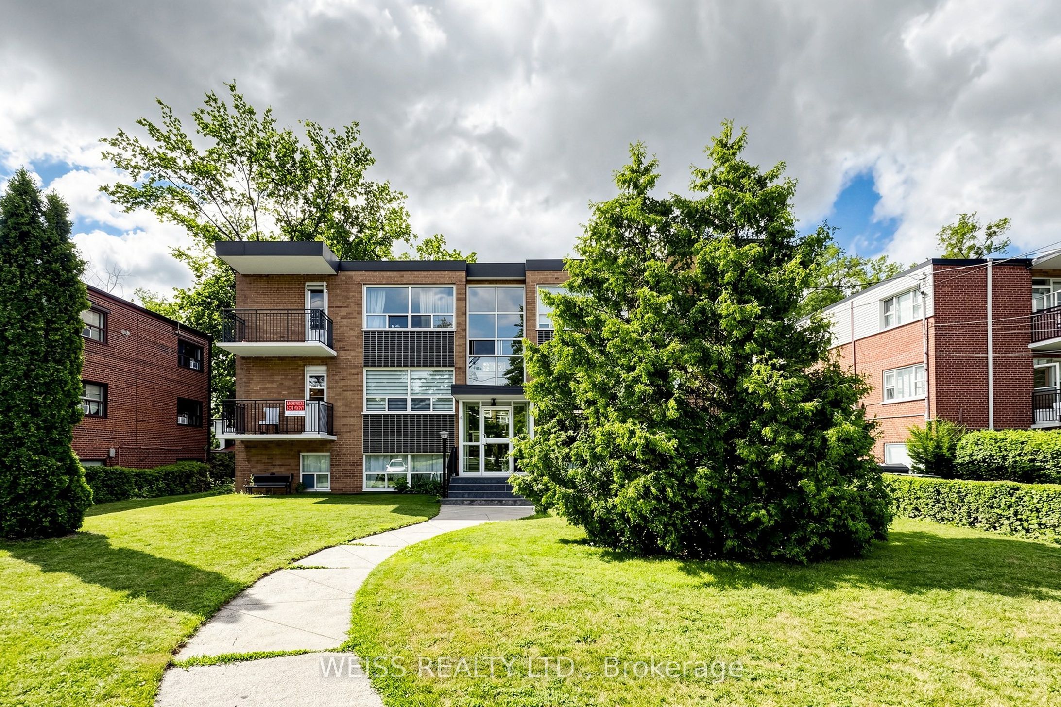 17 Fraserwood Avenue 4, Toronto, ON M6B 2N3 photo 2