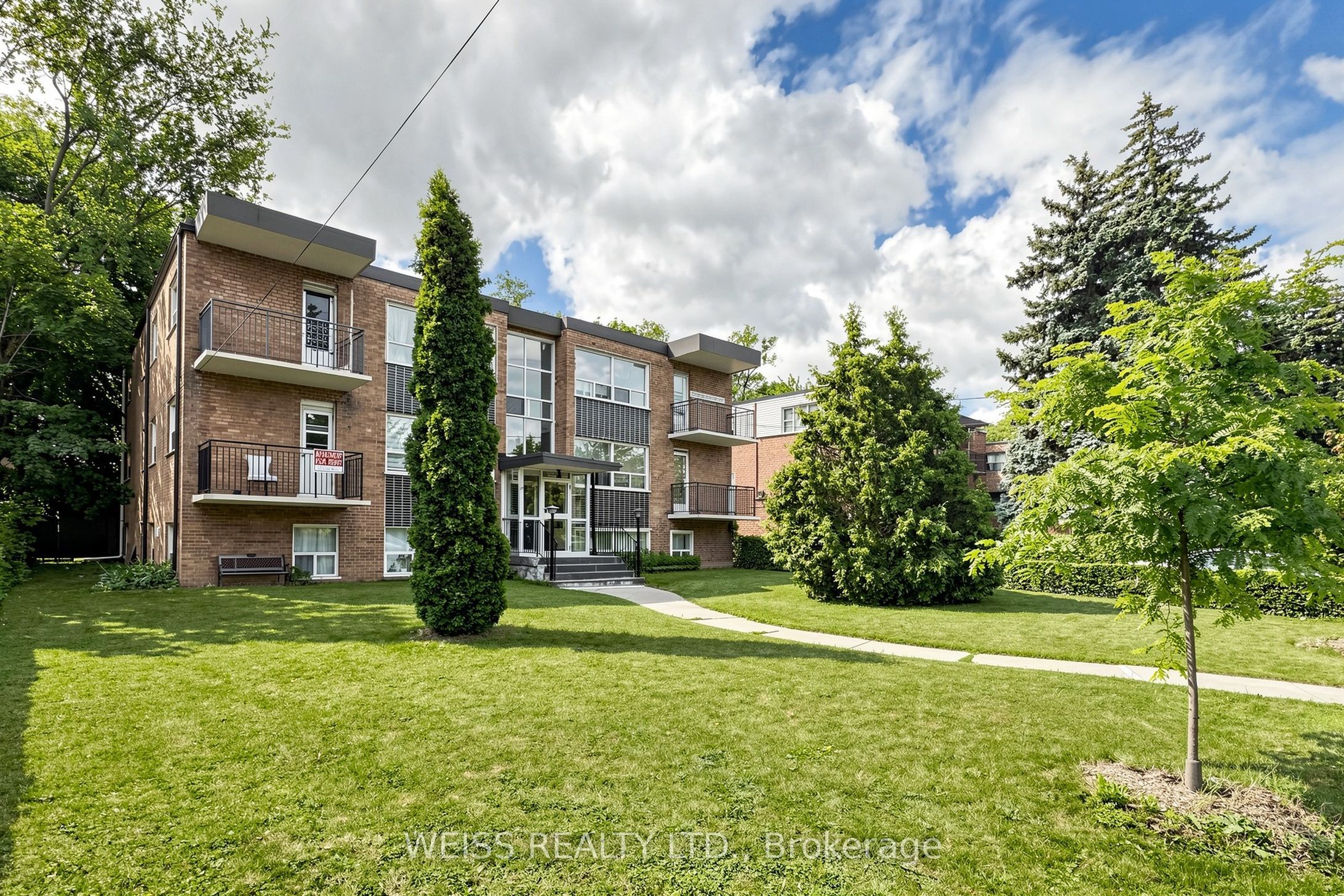 17 Fraserwood Avenue 4, Toronto, ON M6B 2N3 photo 3