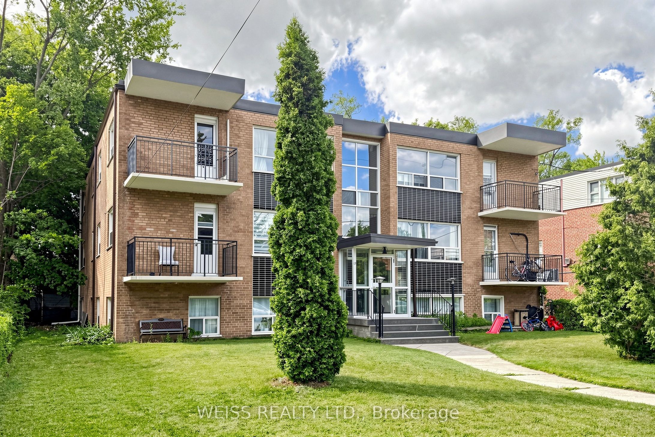 17 Fraserwood Avenue 4, Toronto, ON M6B 2N3 photo 5