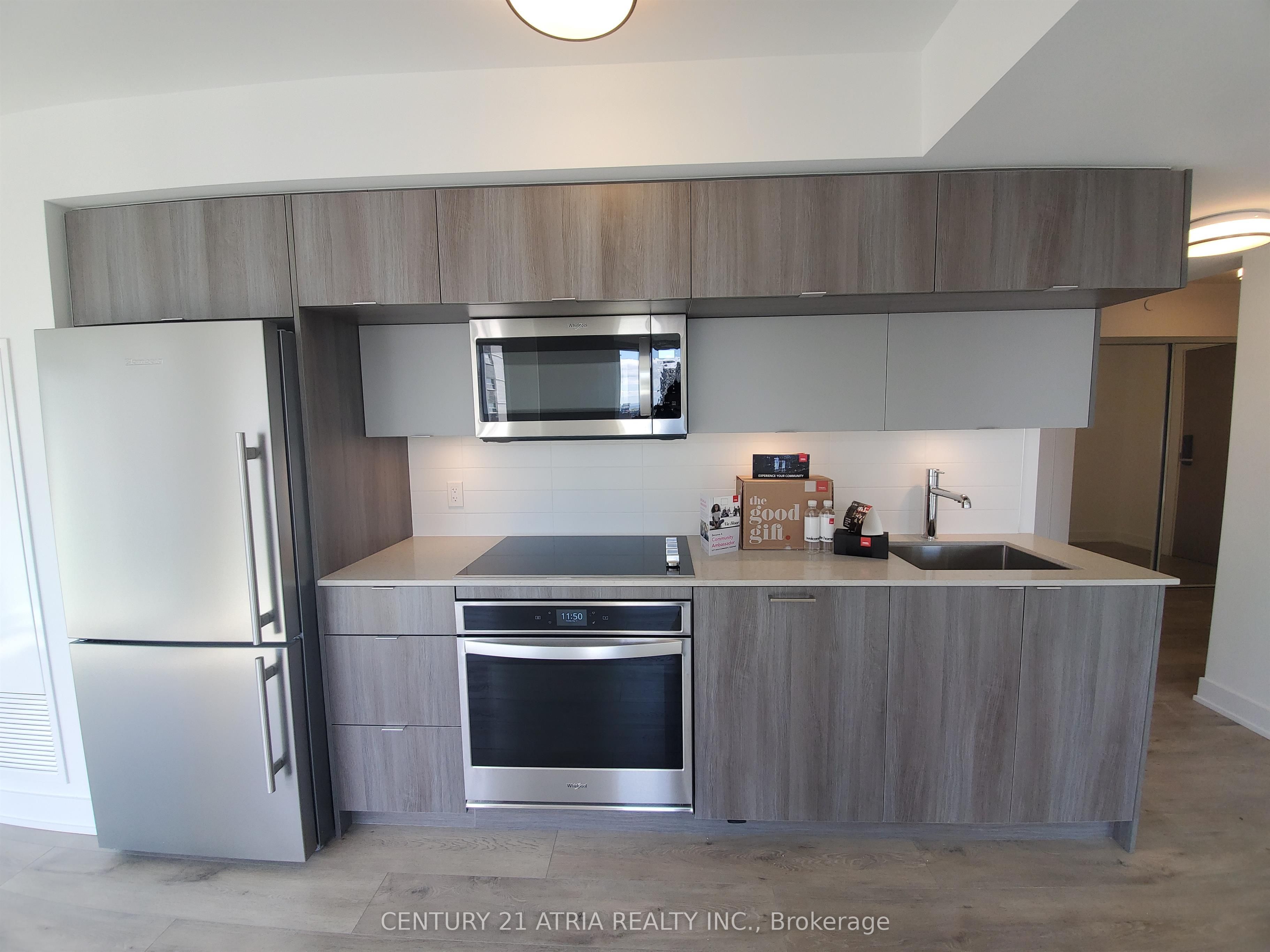 575 Bloor Street E 1808, Toronto, ON M4W 0B2 photo 2