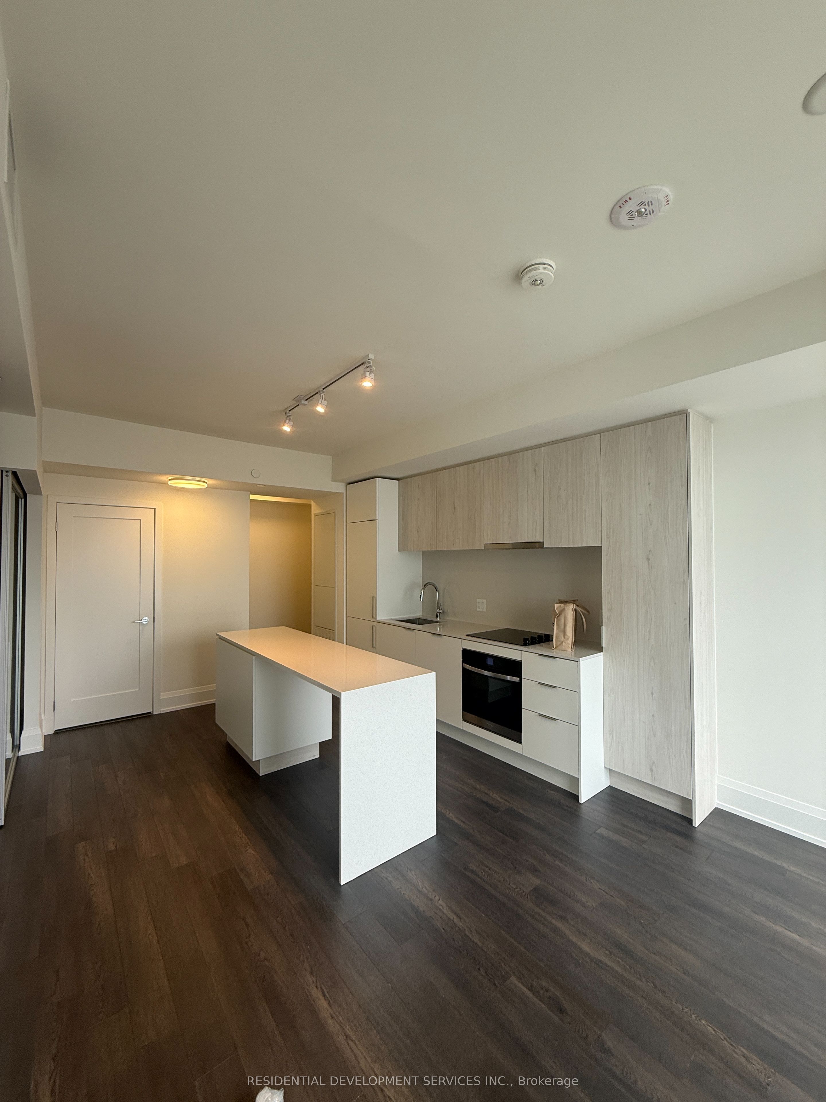 89 Church Street 4504, Toronto, ON M5C 0B7 photo 2