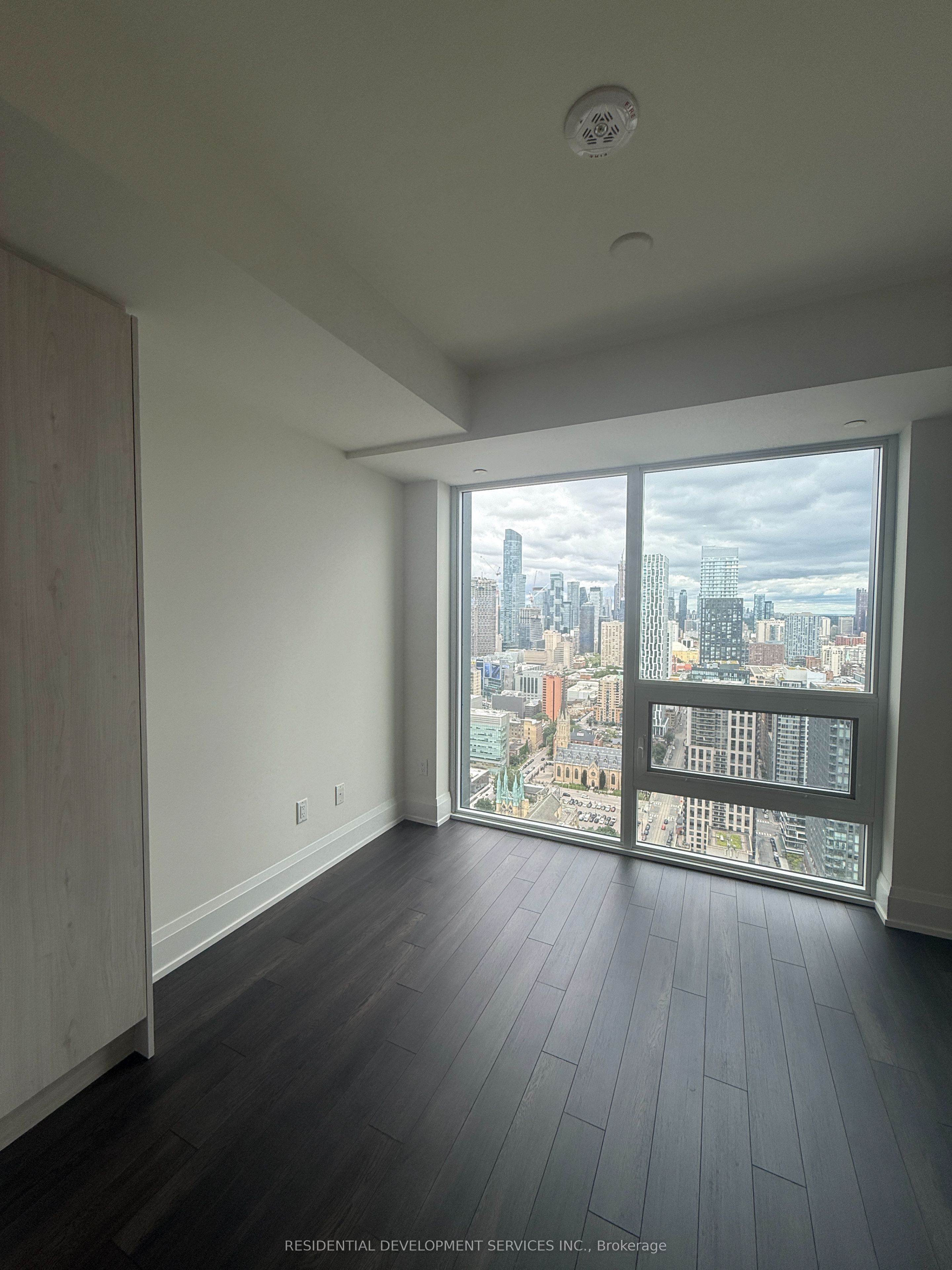 89 Church Street 4504, Toronto, ON M5C 0B7 photo 4
