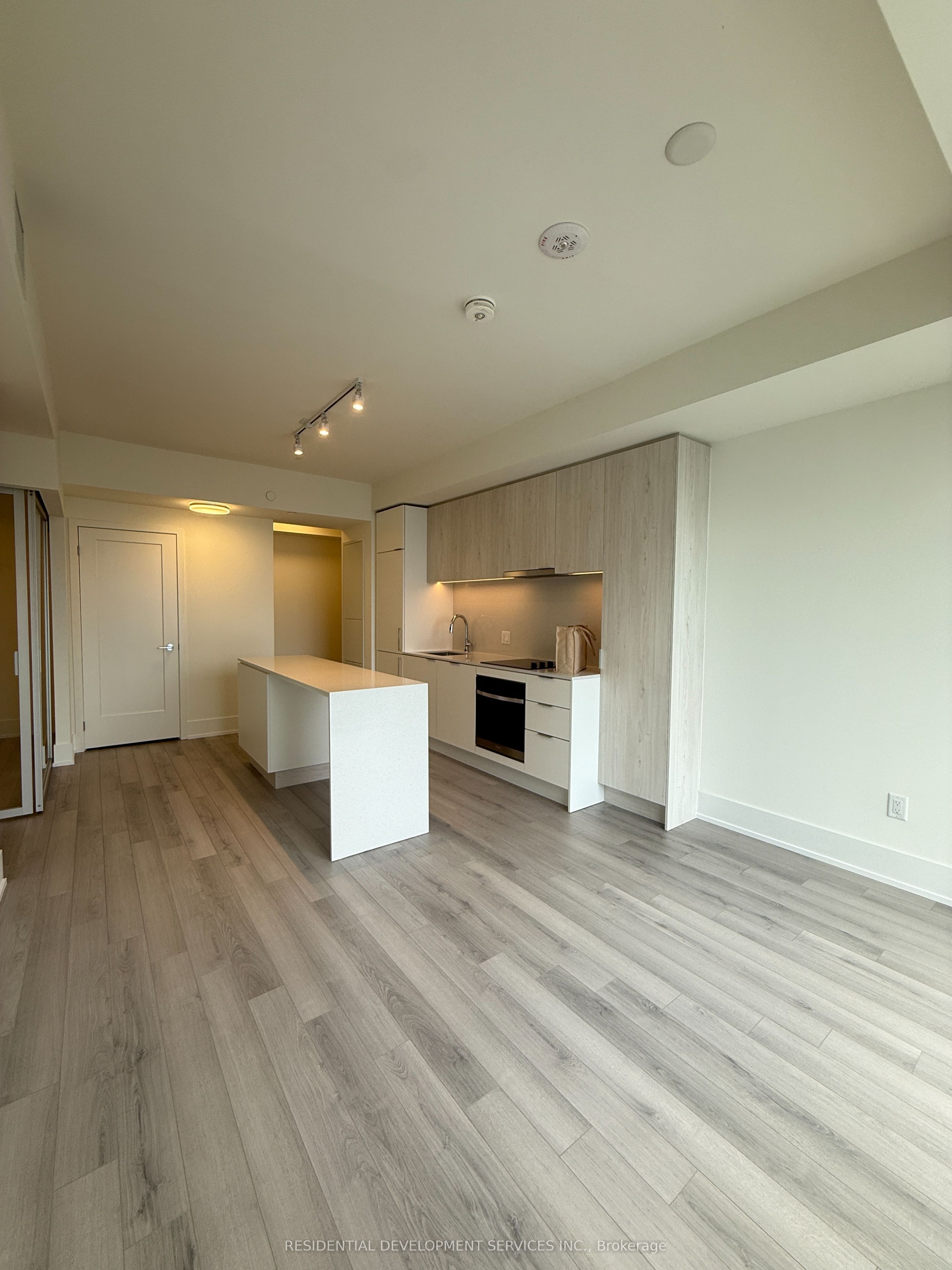 89 Church Street 4604, Toronto, ON M5C 0B7 photo 4