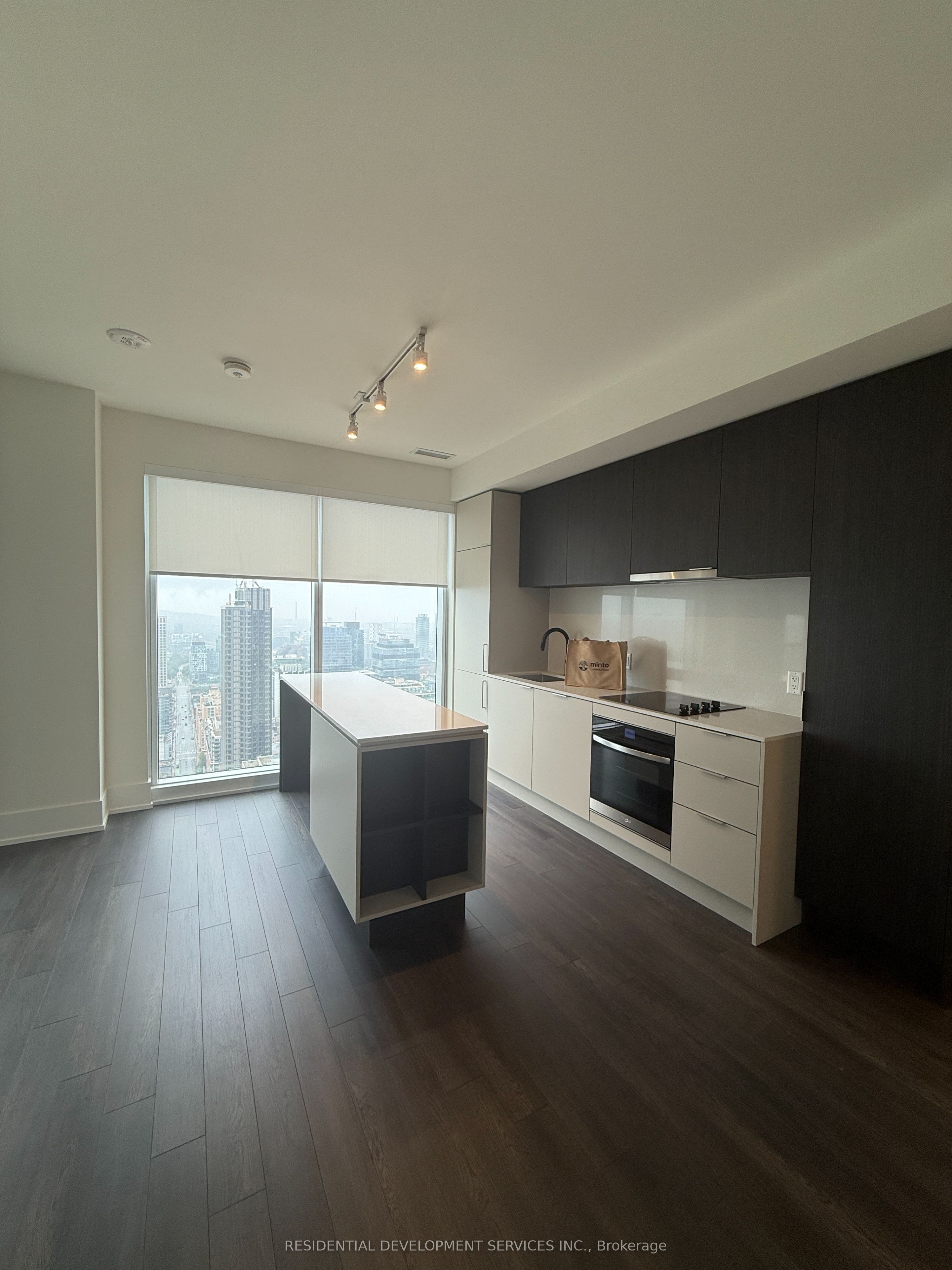 89 Church Street 4604, Toronto, ON M5C 0B7 photo 5