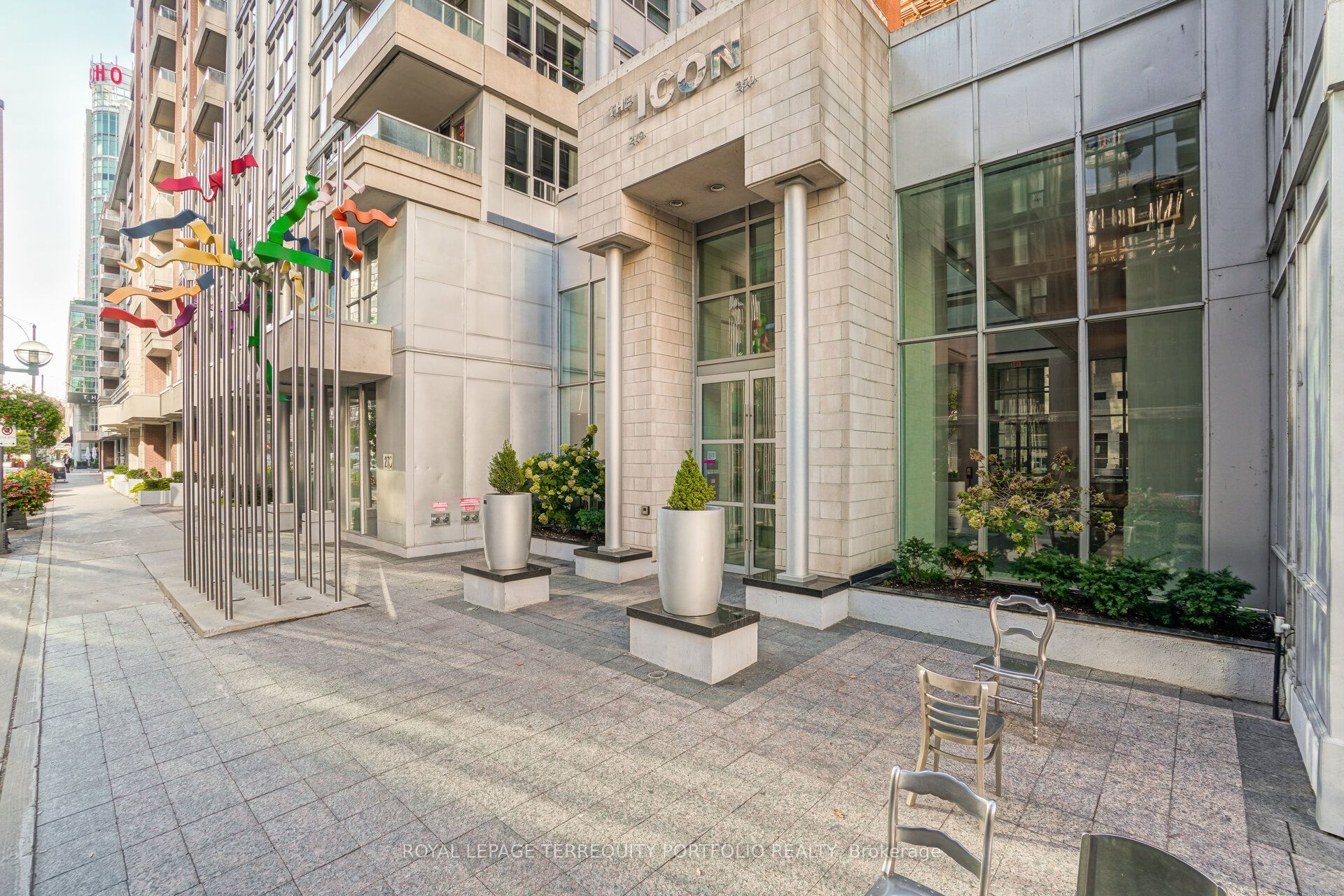 250 Wellington Street W 635, Toronto, ON M5V 3P6 photo 3
