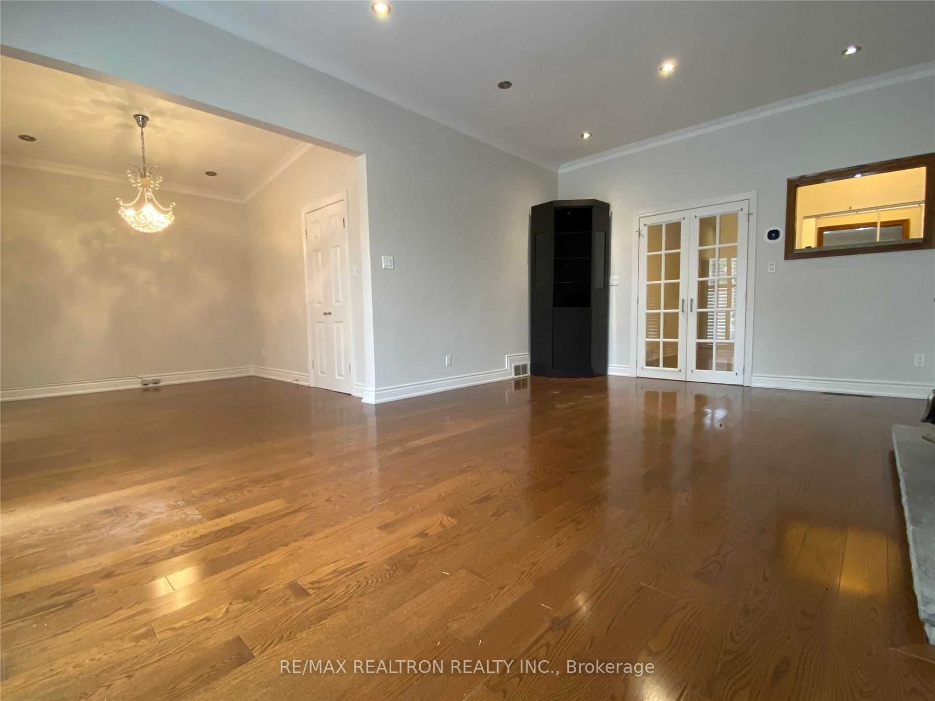 38 Bayberry Crescent, Toronto, ON M2K 1T8 photo 2