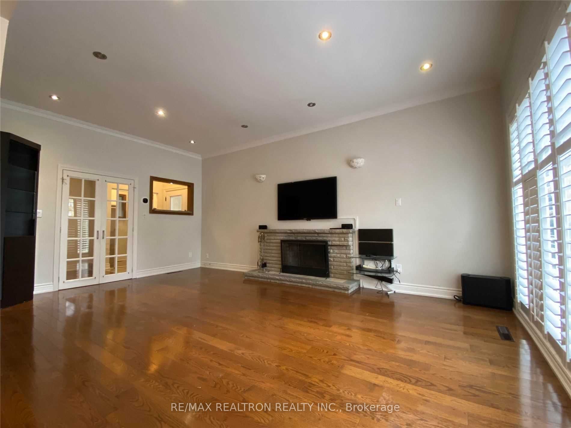 38 Bayberry Crescent, Toronto, ON M2K 1T8 photo 3