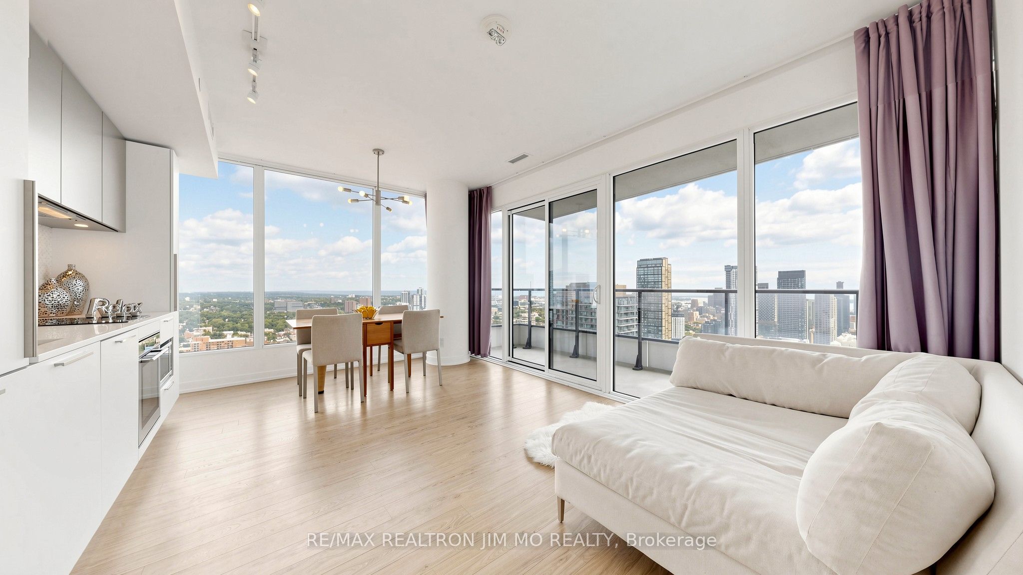 85 Wood Street 4116, Toronto, ON M4Y 0E8