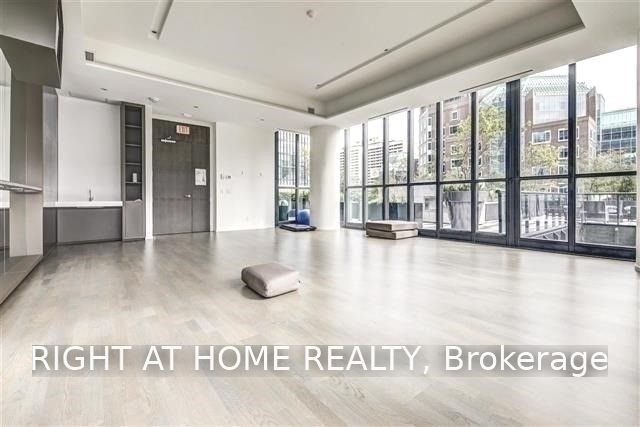 101 Charles Street E 2409, Toronto, ON M4Y 0A9 photo 4