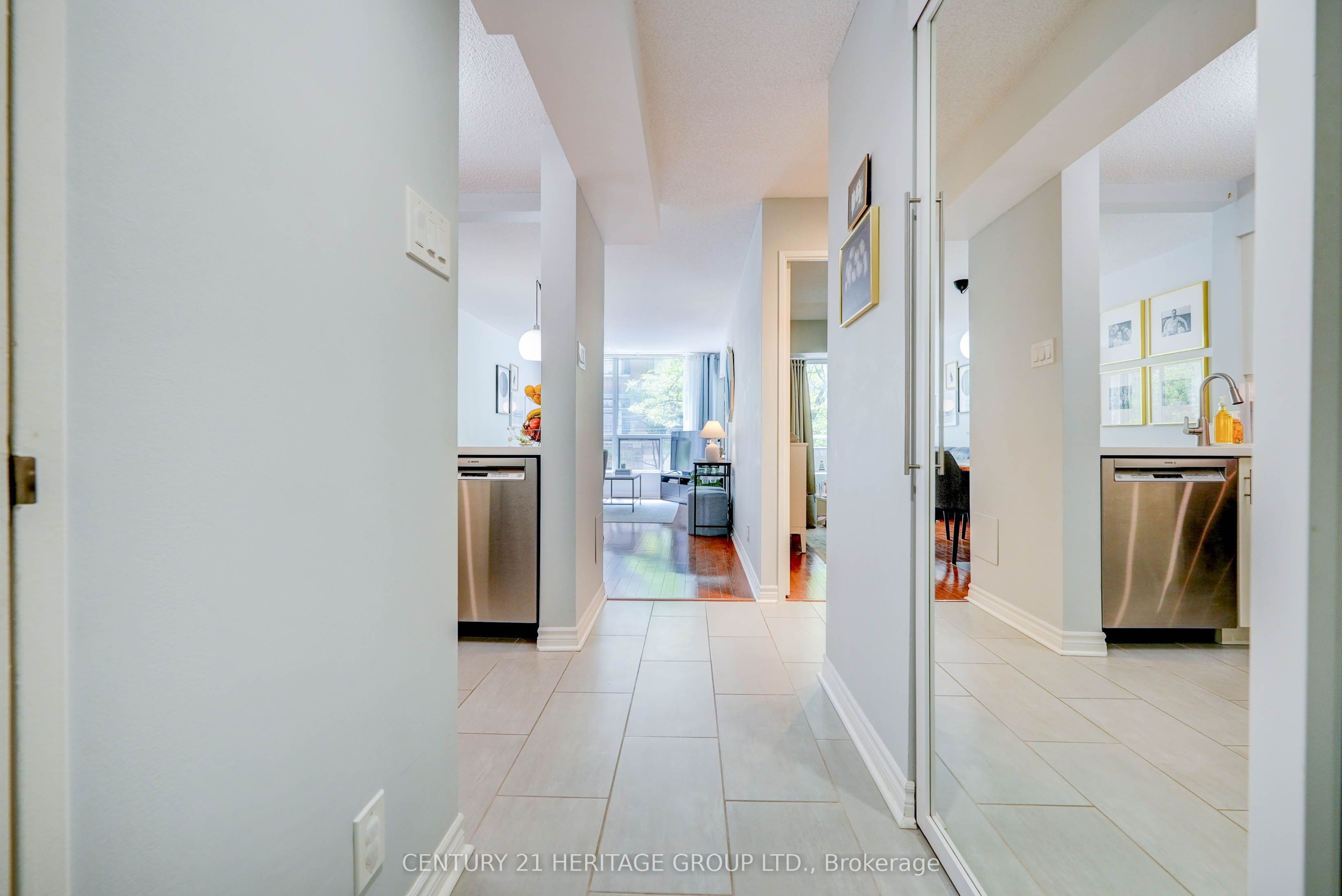 92 King Street E 207, Toronto, ON M5C 2V8 photo 3