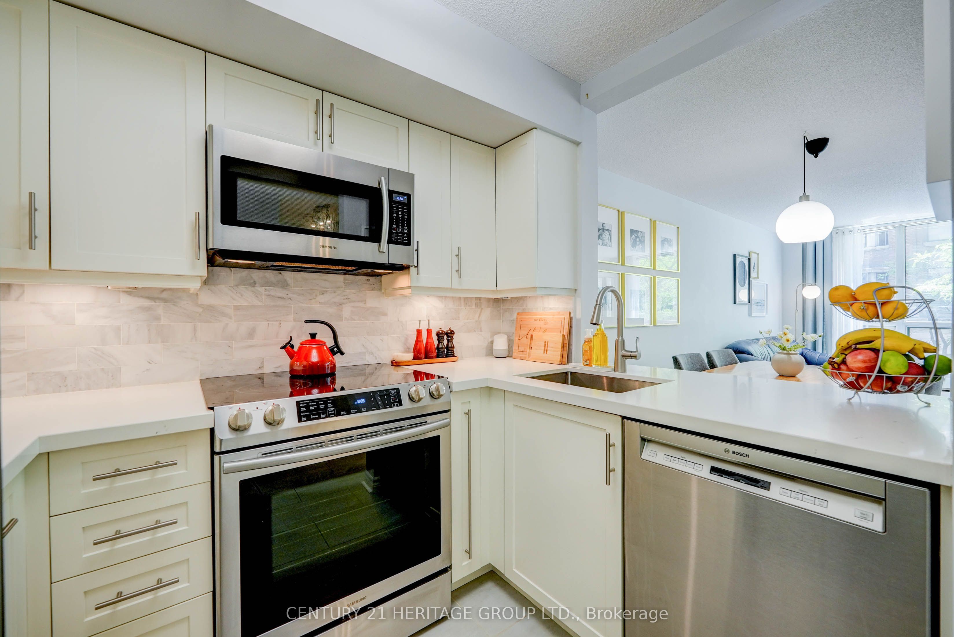 92 King Street E 207, Toronto, ON M5C 2V8 photo 5