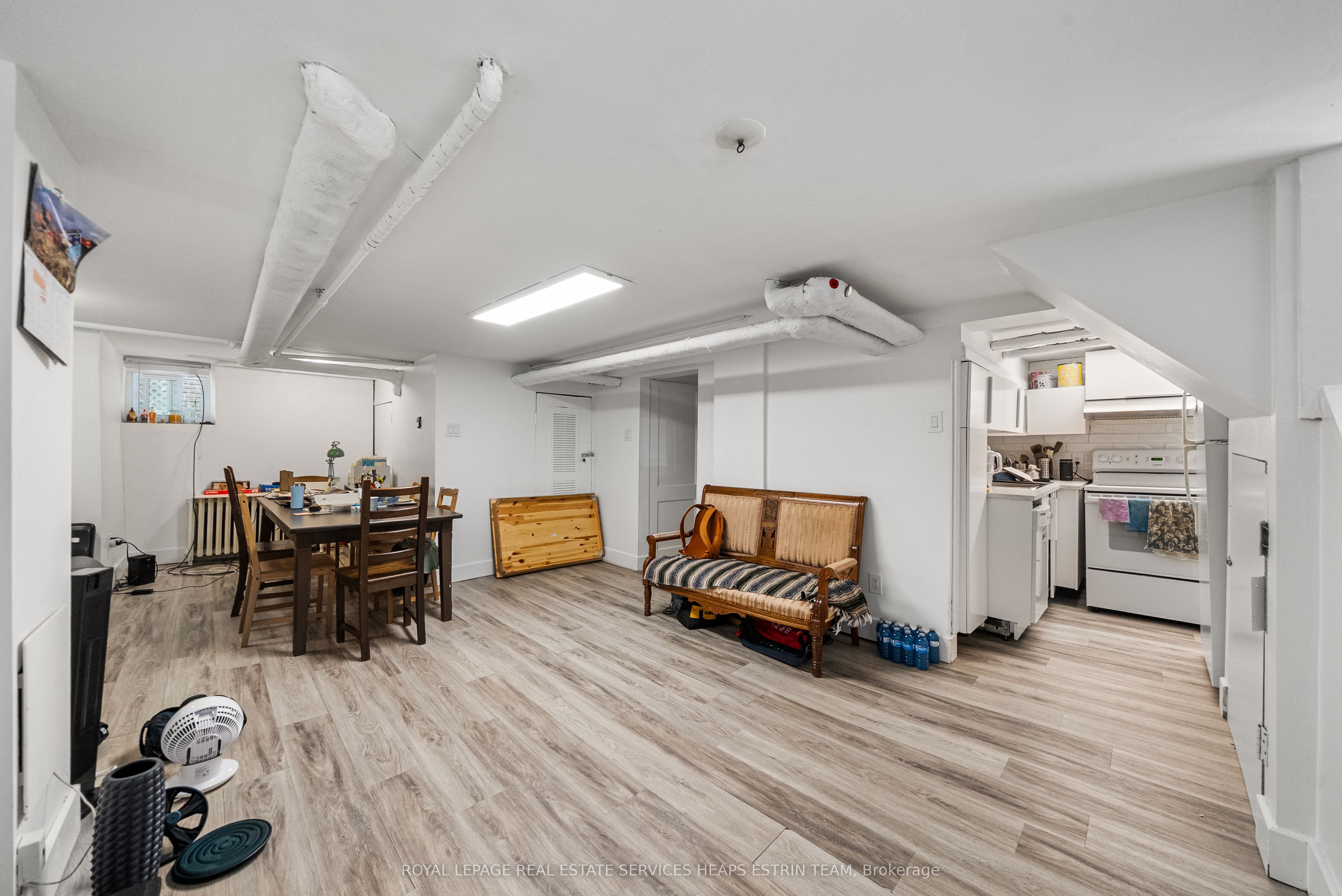 330 St Clair Avenue E Lower, Toronto, ON M4T 1P4 photo 5