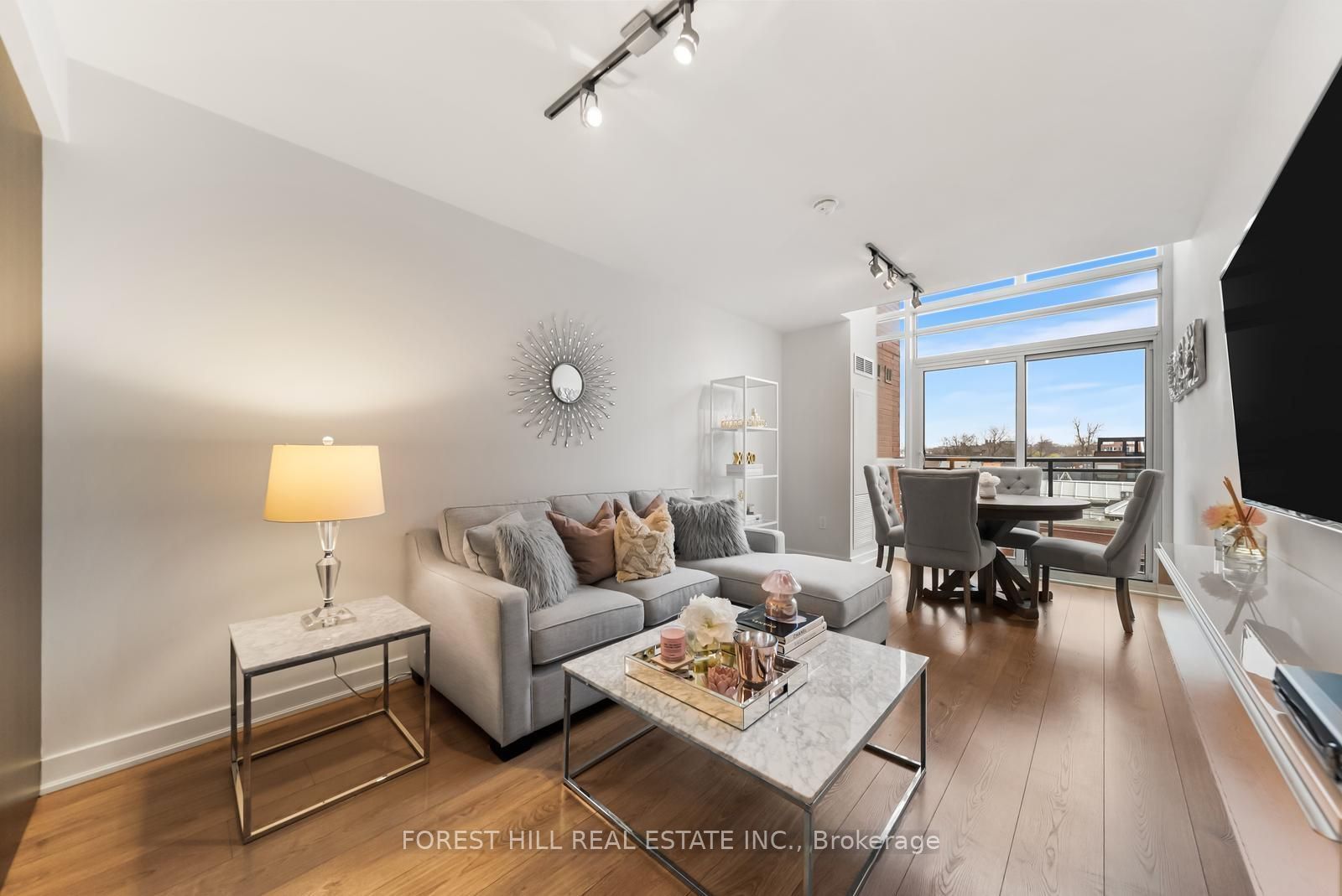 775 King Street W 425, Toronto, ON M5V 2K3