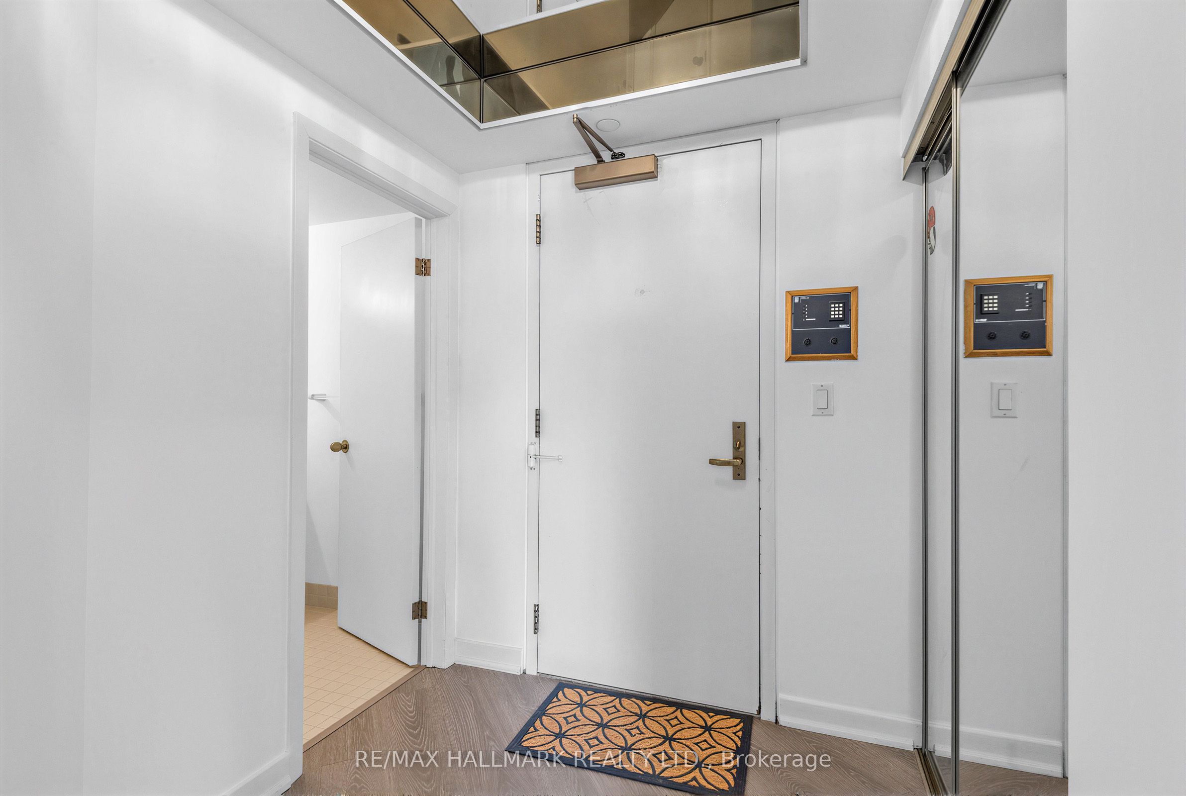 3 Duplex Avenue 102, Toronto, ON M2M 4G6 photo 4