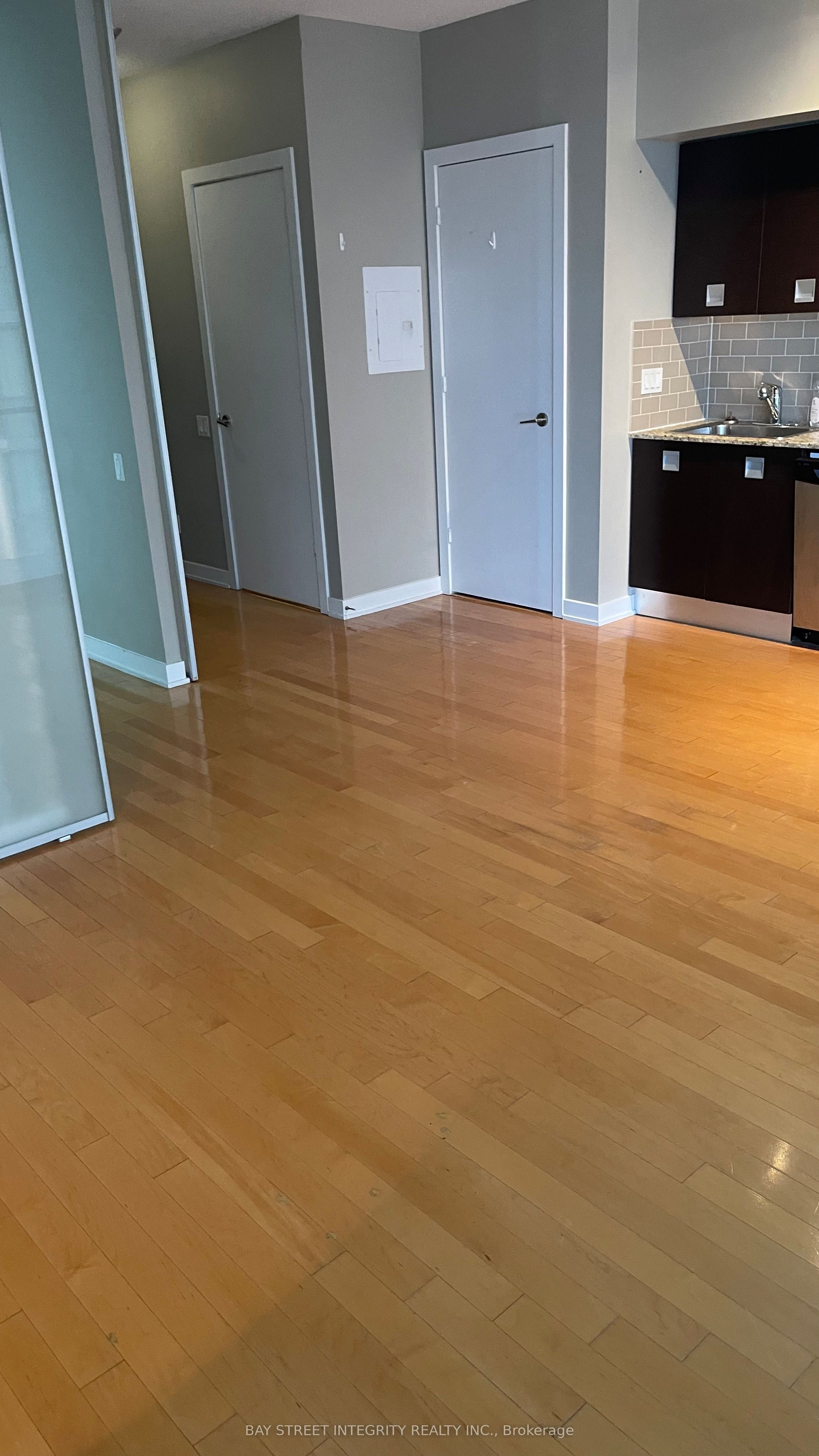 33 Charles Street E 1512, Toronto, ON M4Y 0A2