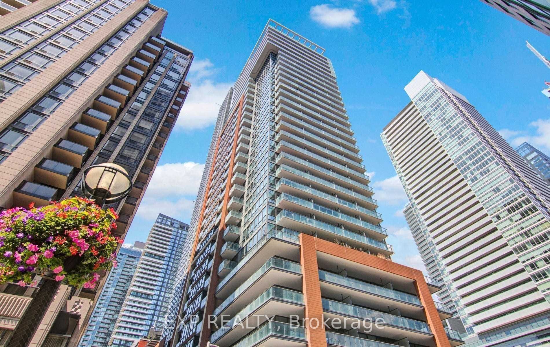 8 Mercer Street 417, Toronto, ON M5V 1H3 photo 2