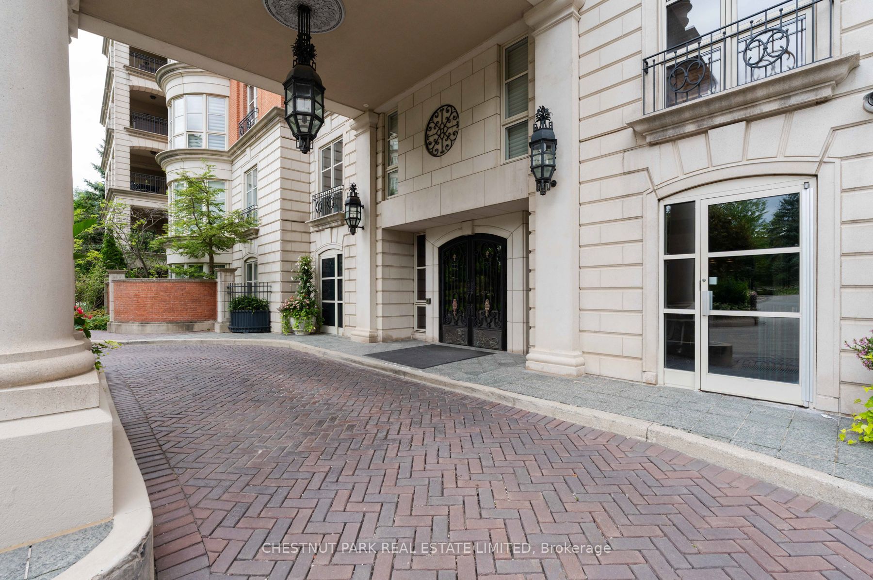 1 Chedington Place 9B, Toronto, ON M4N 3R4 photo 3