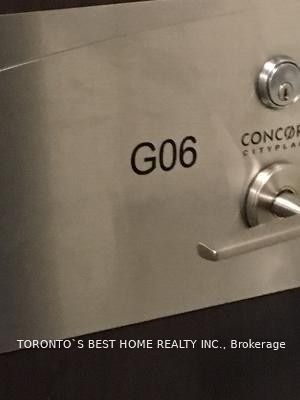 428 Lake Shore/ G06 Boulevard W Master, Toronto, ON M5V 2V6 photo 2