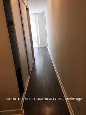 428 Lake Shore/ G06 Boulevard W Master, Toronto, ON M5V 2V6 photo 4