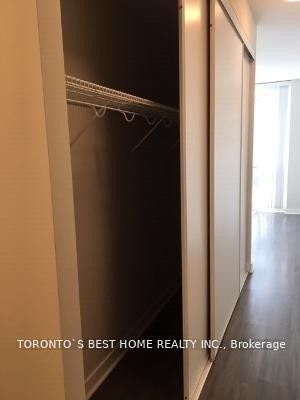 428 Lake Shore/ G06 Boulevard W Master, Toronto, ON M5V 2V6 photo 5
