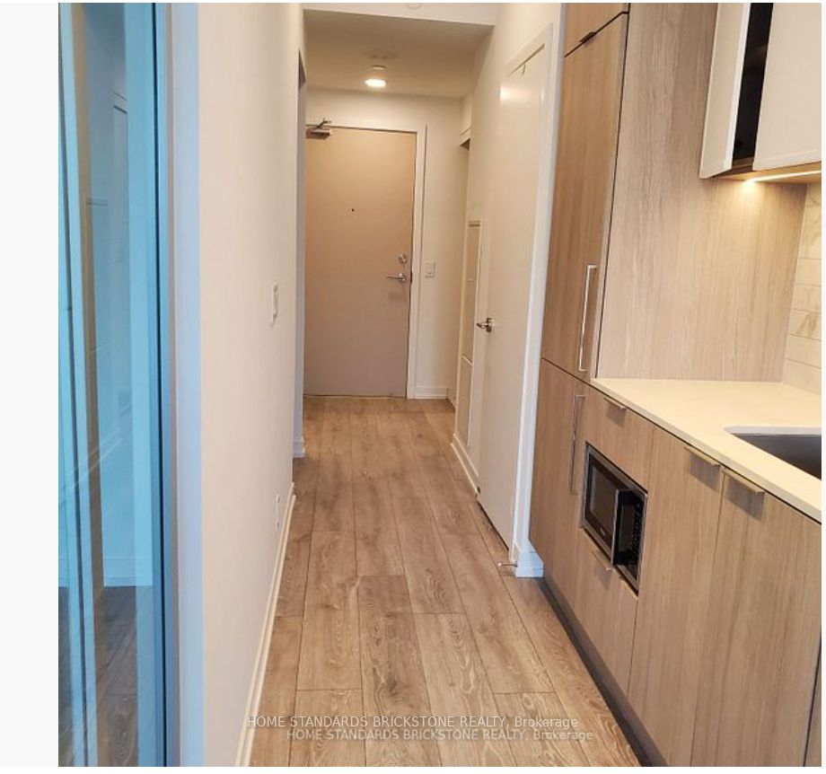 2020 Bathurst Street W 528, Toronto, ON M5P 3L1 photo 3