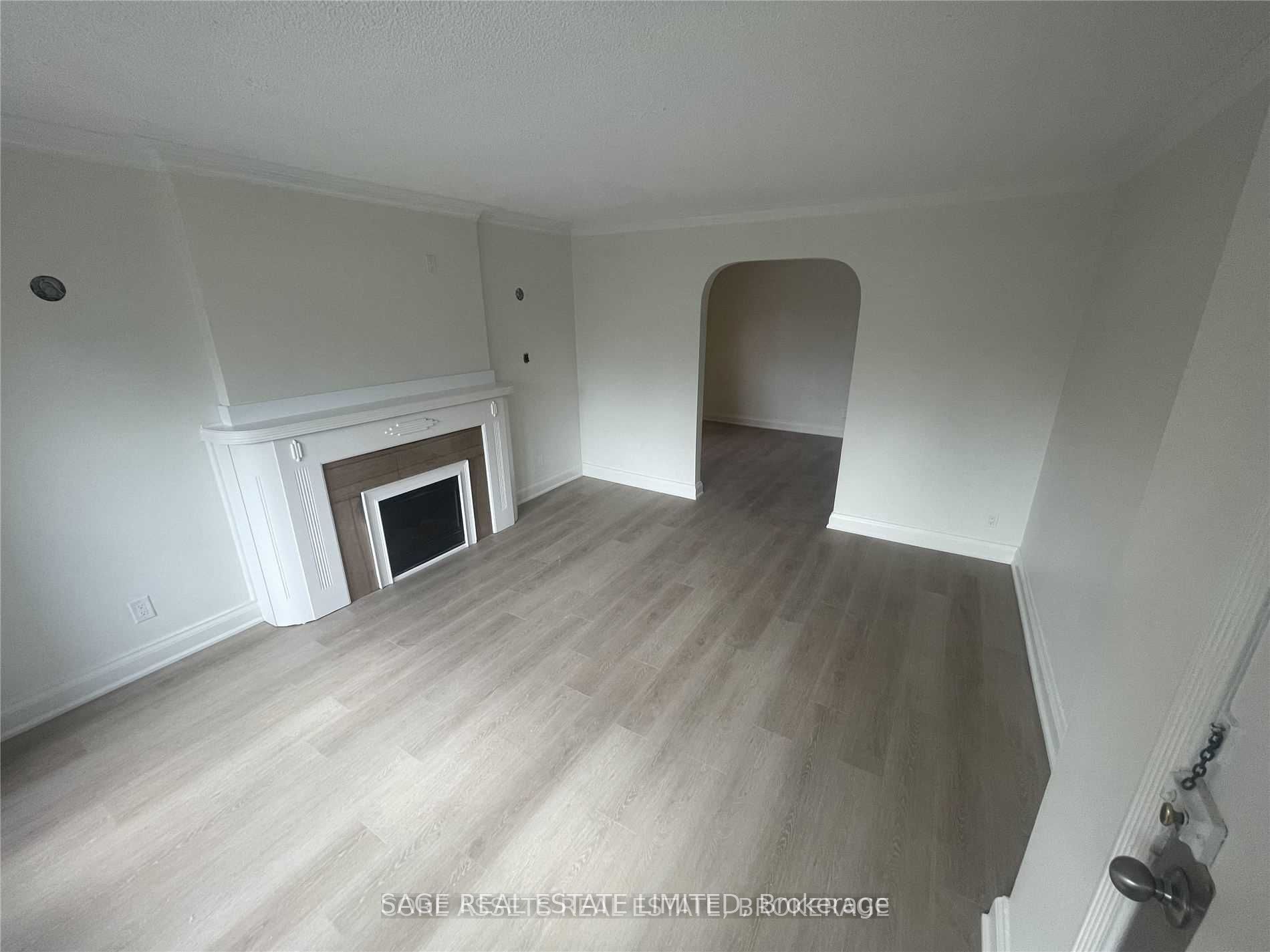 1083 Avenue Road 4, Toronto, ON M5N 2E1 photo 3