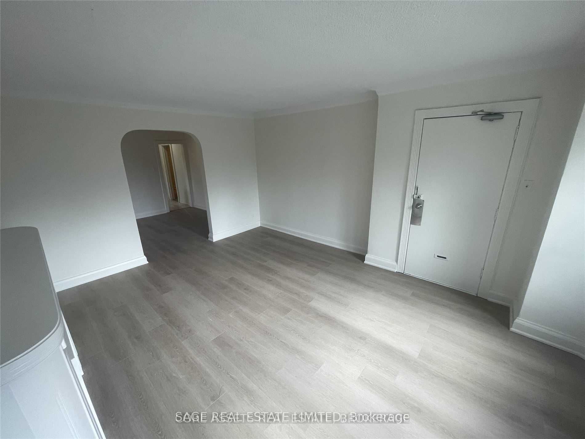 1083 Avenue Road 4, Toronto, ON M5N 2E1 photo 4