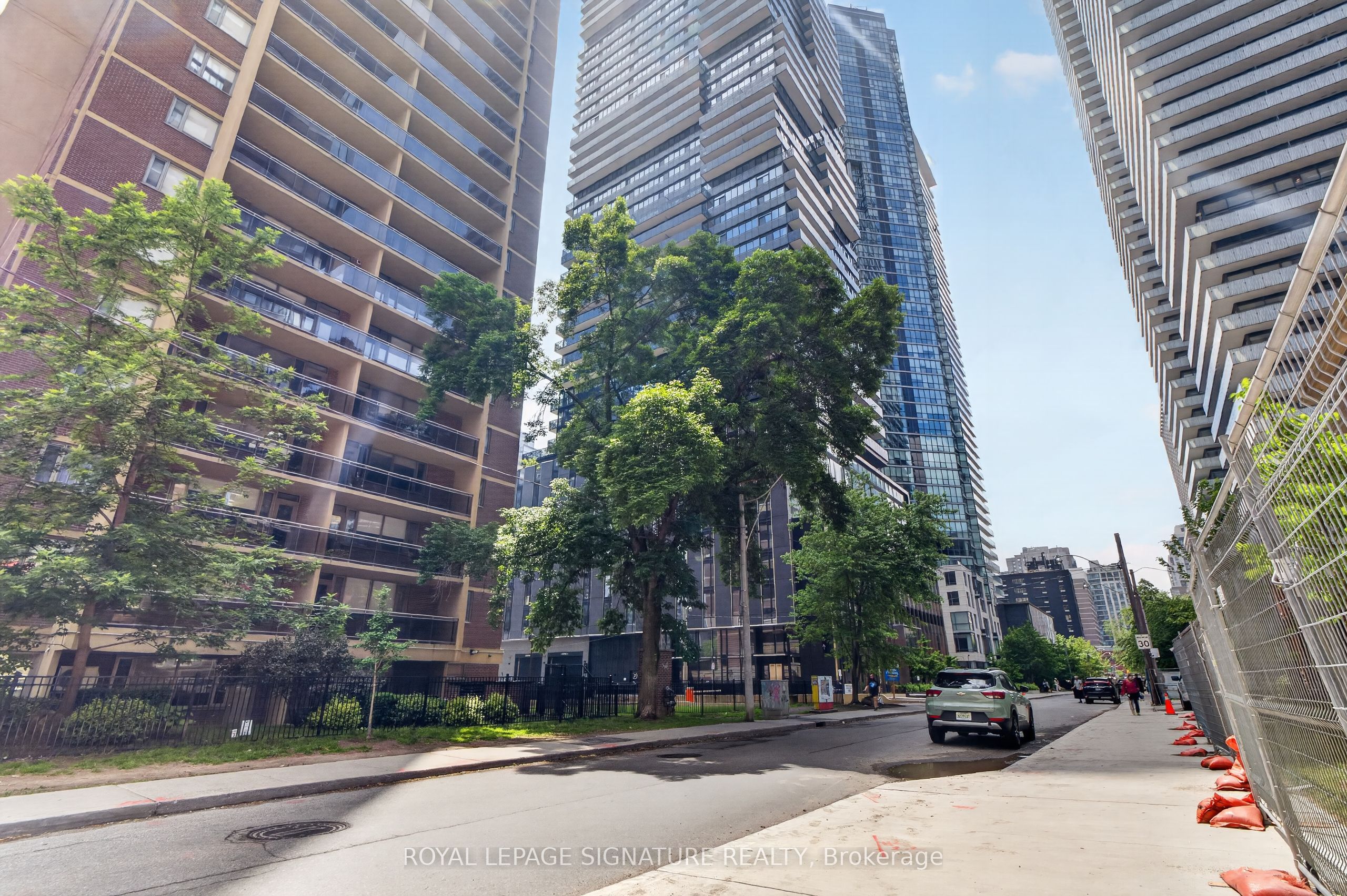 55 Charles Street E 4303, Toronto, ON M4Y 0J1