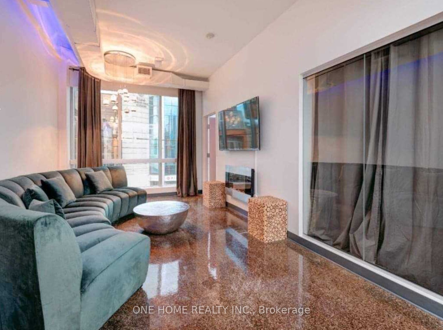 405 Dundas Street W 201, Toronto, ON M5T 1G6 photo 3
