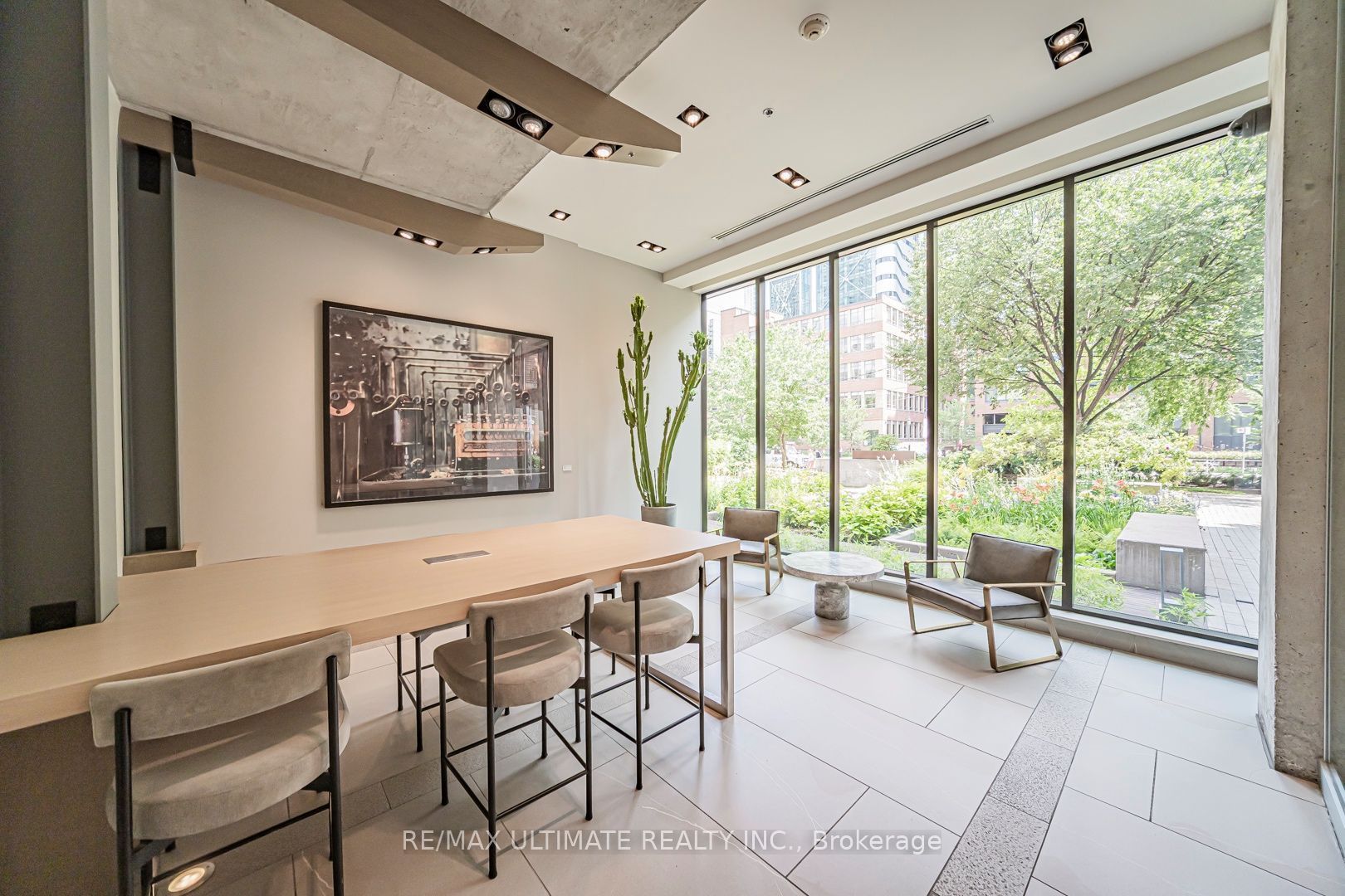 400 Wellington Street W 306, Toronto, ON M5V 0B5 photo 3