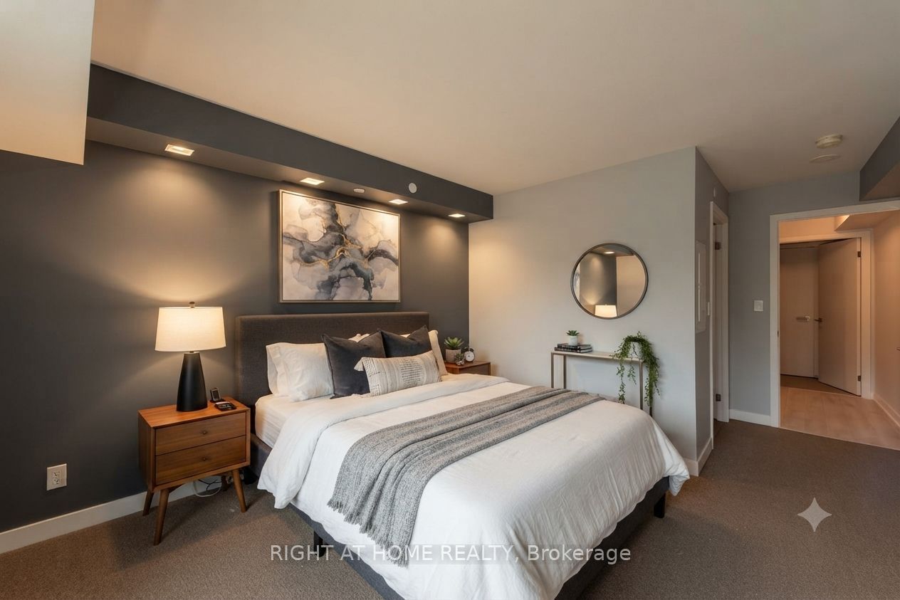 118 Varna Drive 101, Toronto, ON M6A 1N3 photo 4