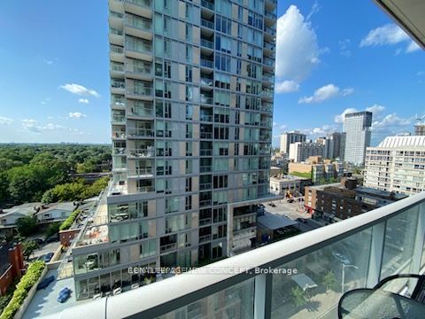 33 Helendale Avenue 701, Toronto, ON M4R 0A4 photo 2