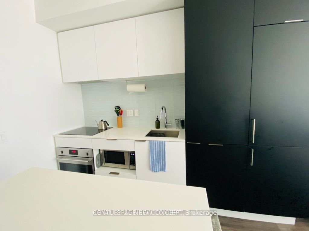 33 Helendale Avenue 701, Toronto, ON M4R 0A4 photo 3