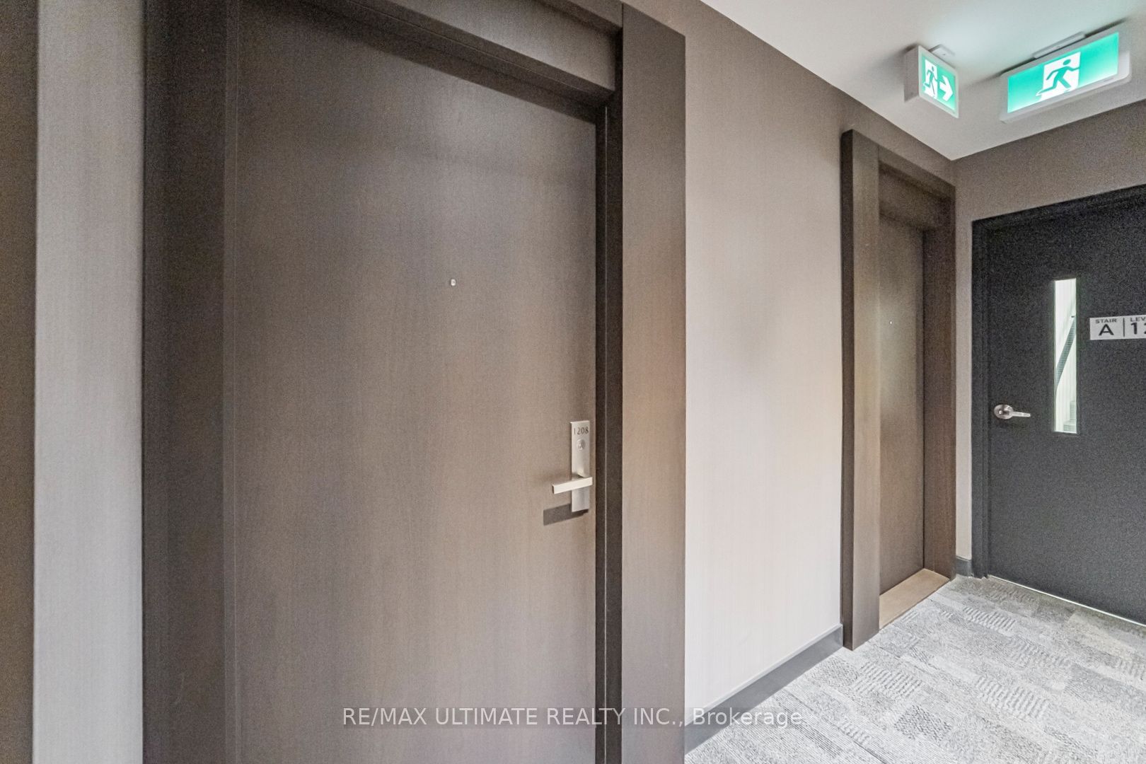 1 Yorkville Avenue 1208, Toronto, ON M4W 1L1 photo 5