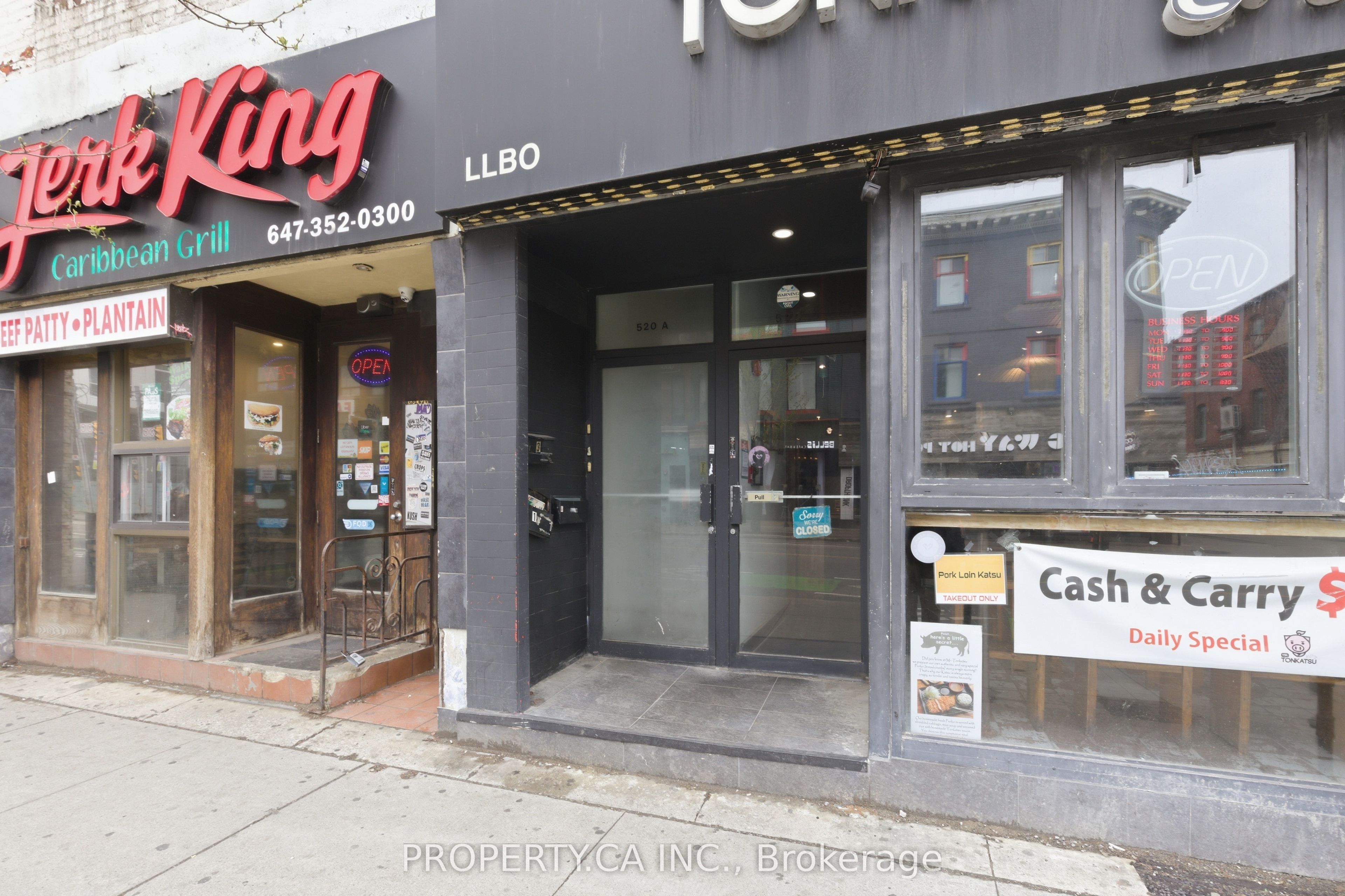 520 Bloor Street W 3 Floor, Toronto, ON M5S 1Y3 photo 2