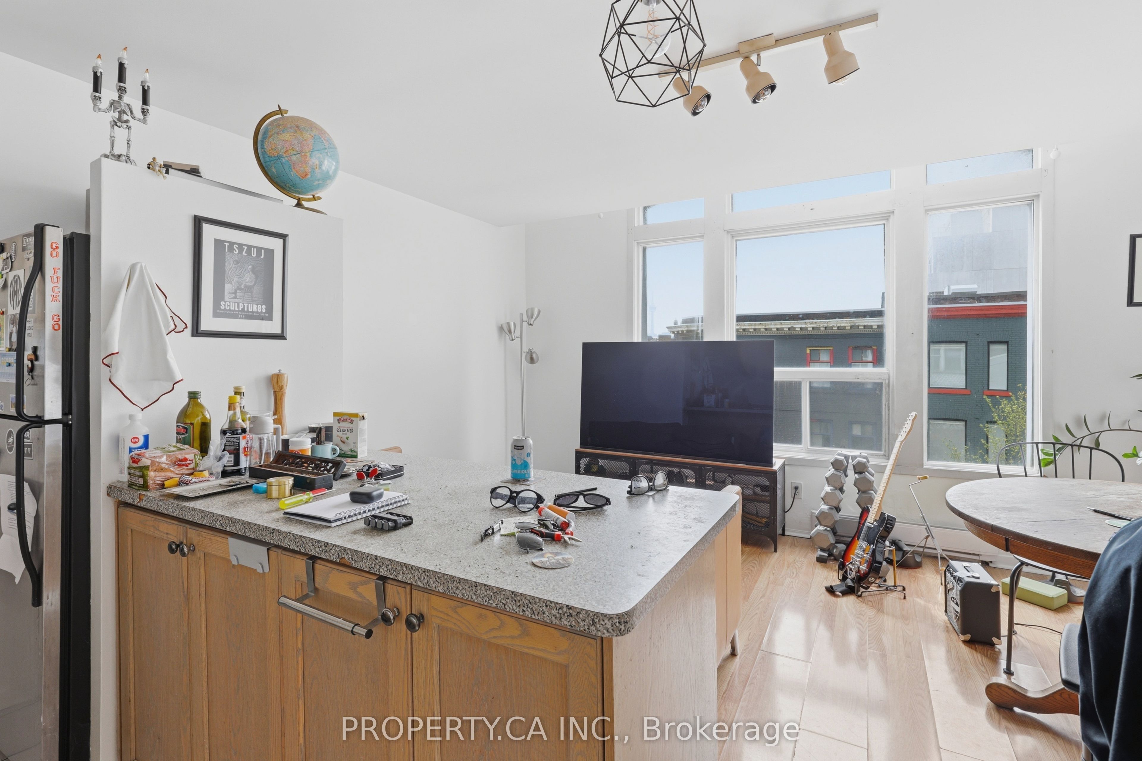 520 Bloor Street W 3 Floor, Toronto, ON M5S 1Y3 photo 4