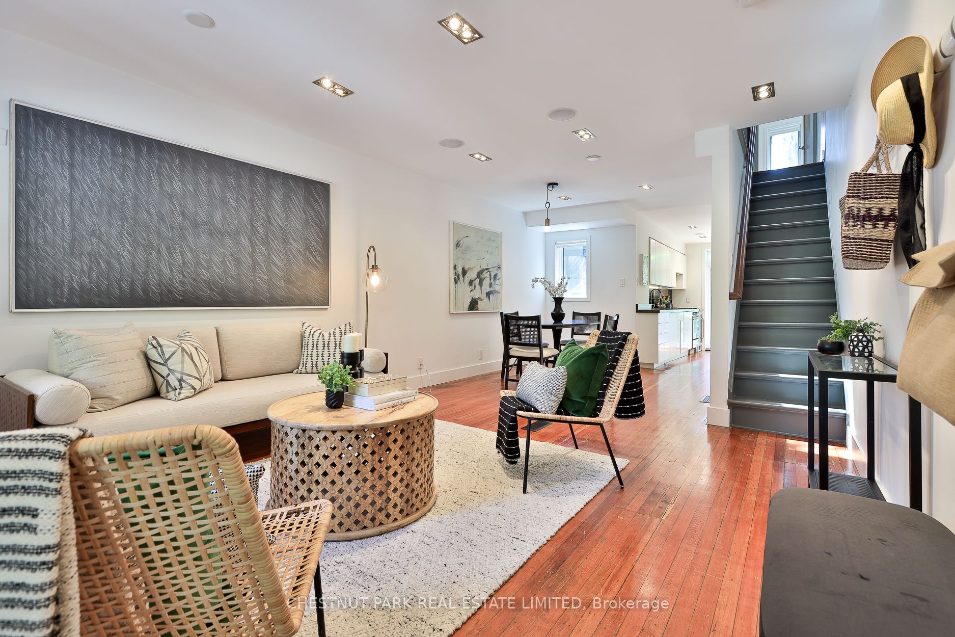 589 Wellington Street W, Toronto, ON M5V 1G3 photo 3