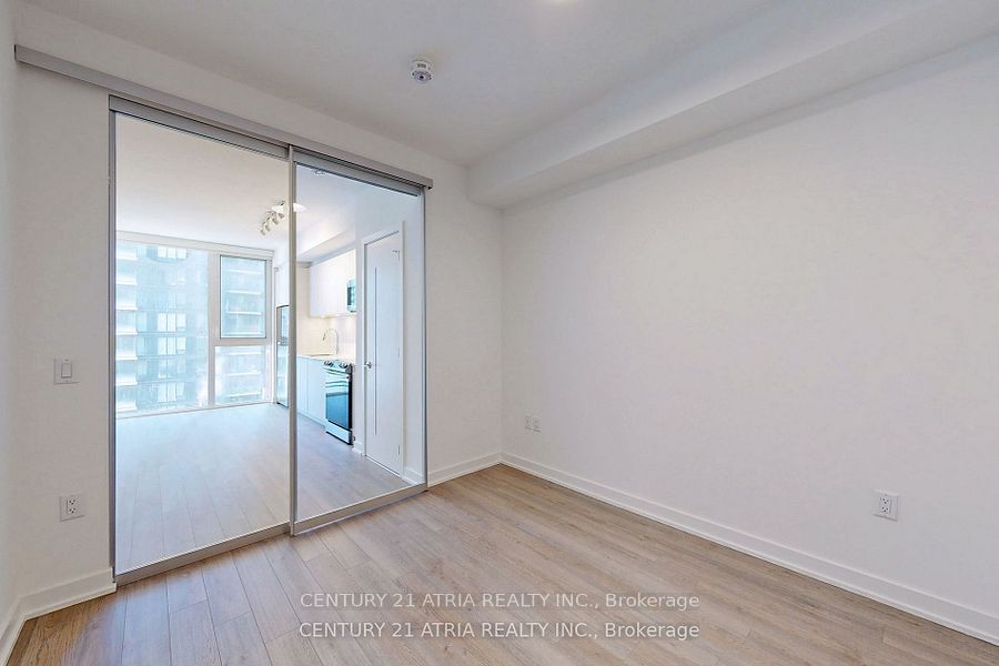 357 King Street W 1005, Toronto, ON M5V 0S7