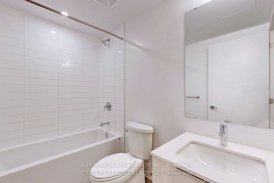 357 King Street W 1005, Toronto, ON M5V 0S7 photo 3