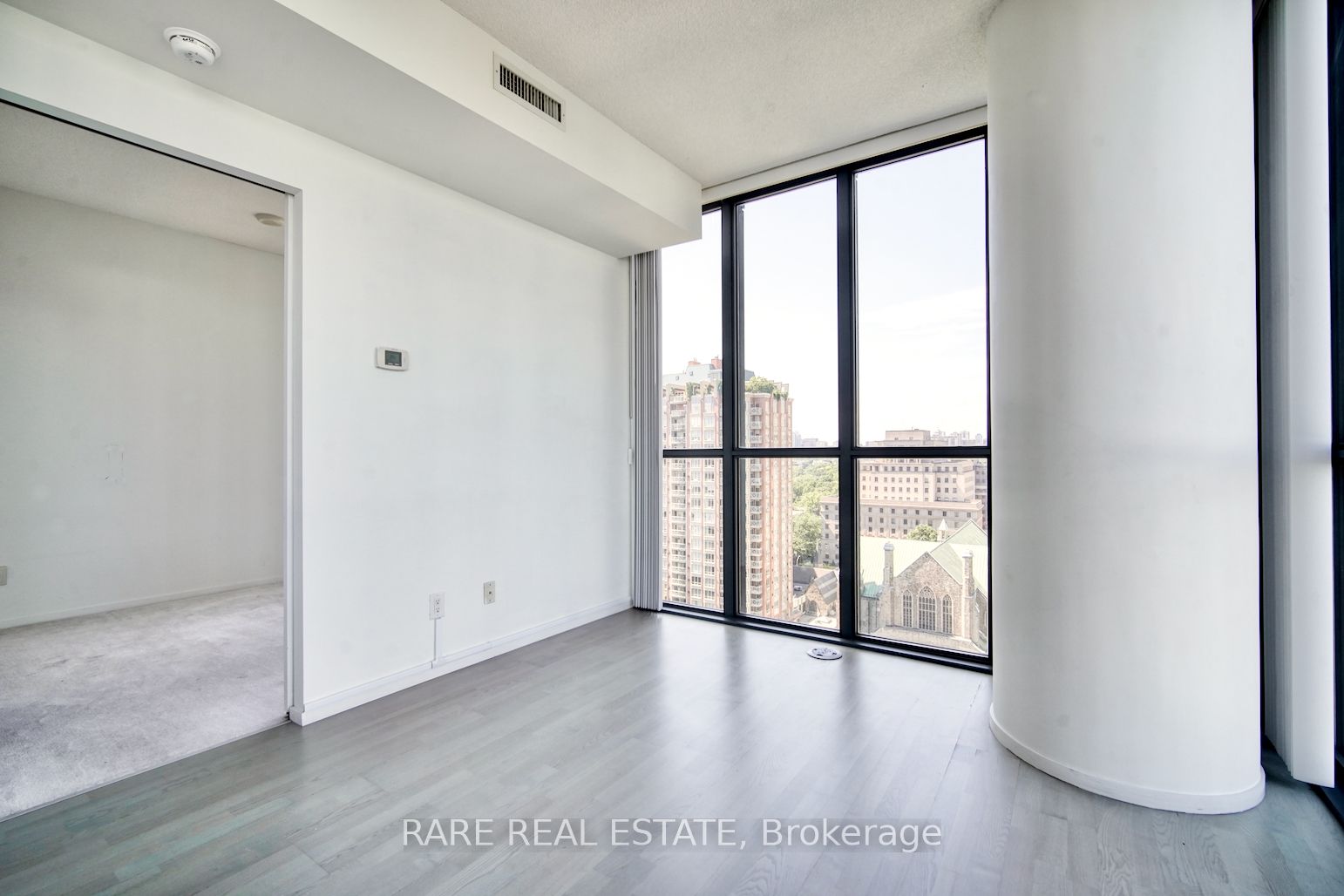 101 Charles Street E 1610, Toronto, ON M4Y 0A9 photo 4