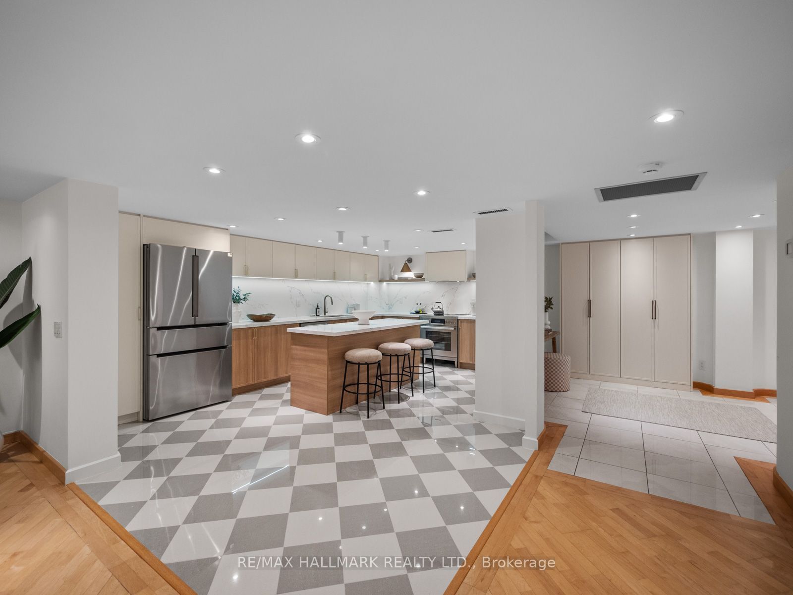 25 George Street 305, Toronto, ON M5A 4L8 photo 5