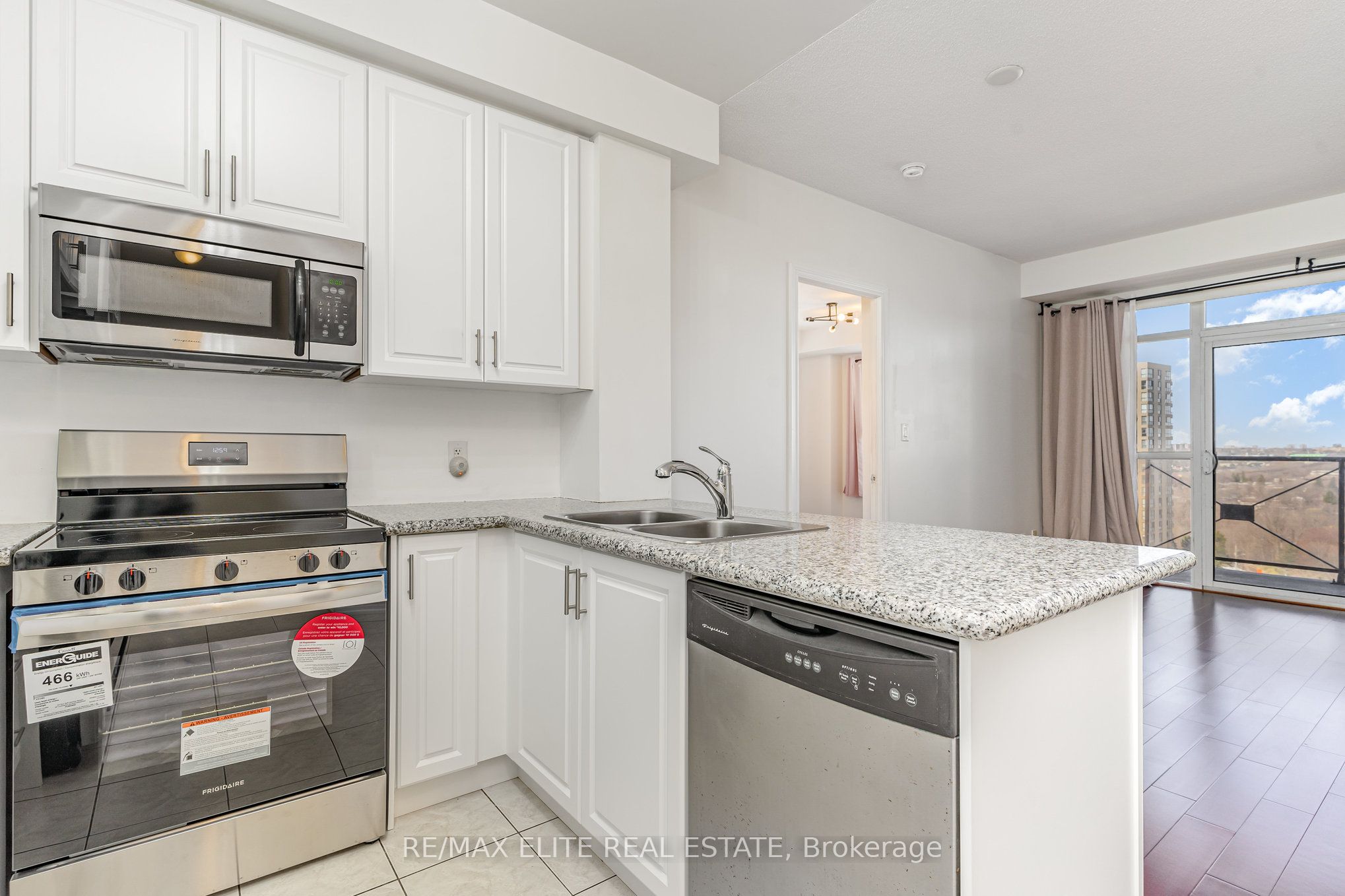 133 Wynford Drive 1608, Toronto, ON M3C 0J5 photo 4