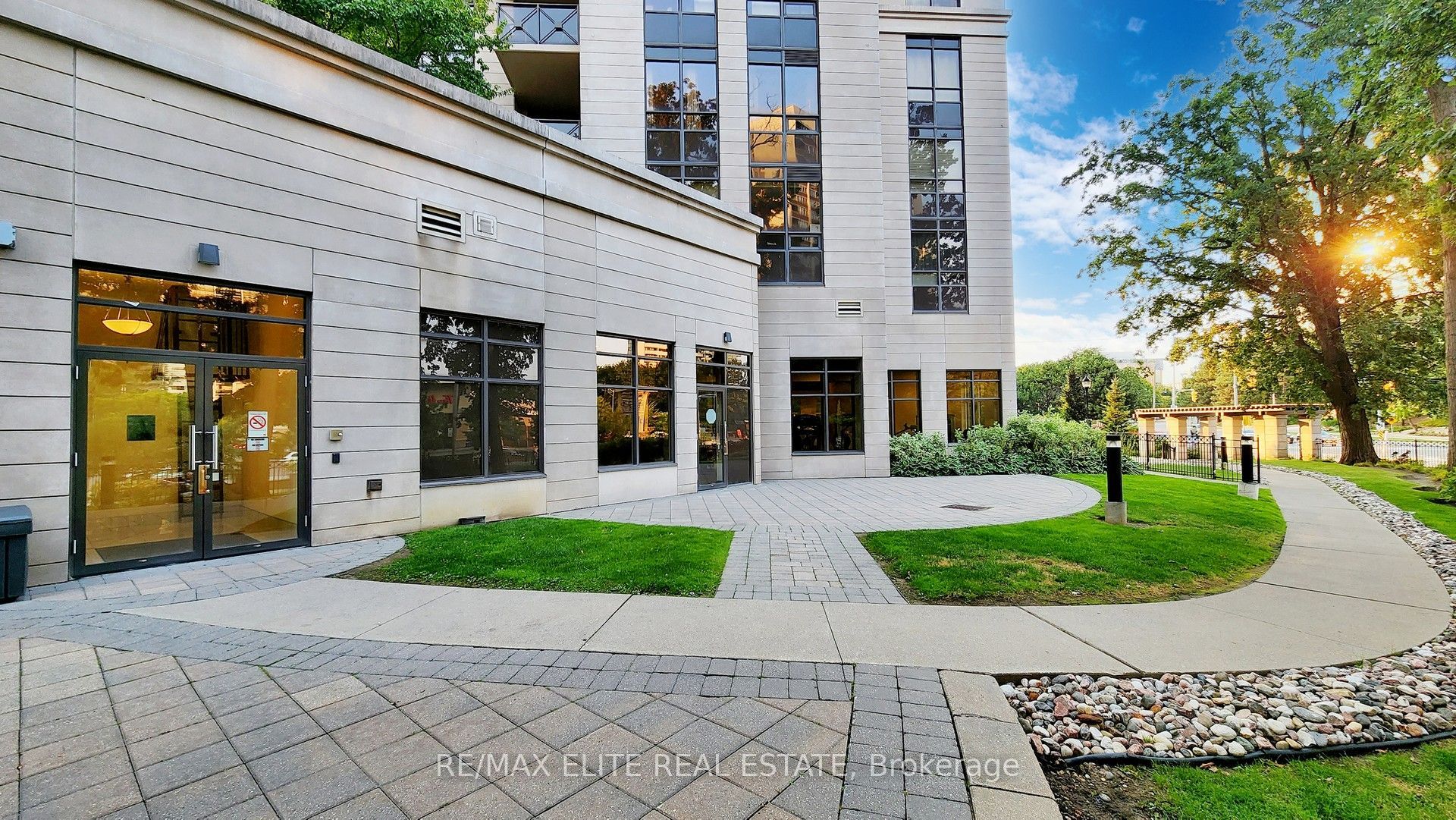 133 Wynford Drive 1608, Toronto, ON M3C 0J5 photo 5